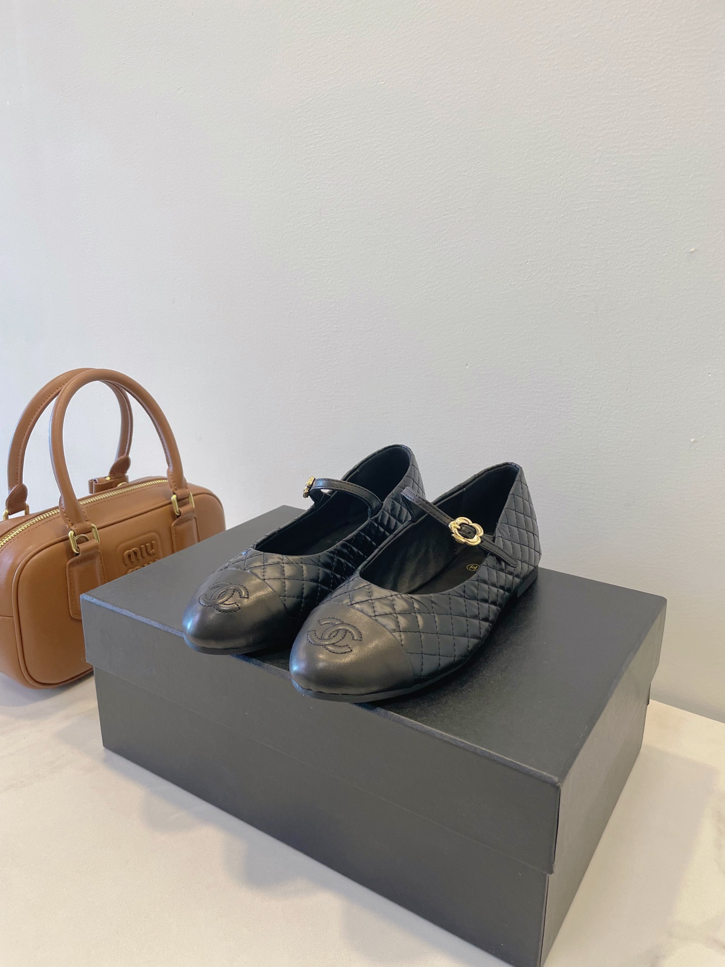 NO:560014,CHANEL Chanel classic dancing shoes, soft sole and soft surface!  It can be artistic or fashionable. The wear rate is too high. Size 35-40, single shoes, chanel, chanel19860909CHANEL 香奈儿 经典跳舞鞋 软底软面！ 可文艺可时髦 穿搭率实在太高了 Size 35-40,单鞋,chanel,chanel,Women's Shoes