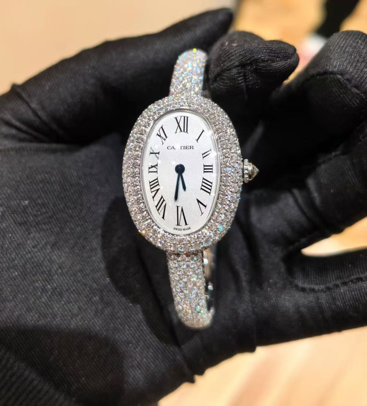NO:741992,Cartier bathtub series, new large version 31mm×23mm, mini version 24mm×18mm, inlaid with D-grade moissanite diamonds, no flash, no money, with original box + moissanite diamond certificate, 16/17 two sizes, you can choose,,cartier19860909卡地亚浴缸系列 新增大号版31mm×23mm mini版24mm×18mm 镶嵌D级莫桑钻石 不闪不要钱 配原装盒+莫桑钻石证书 16/17两个尺寸 任君选择,,cartier,Watch