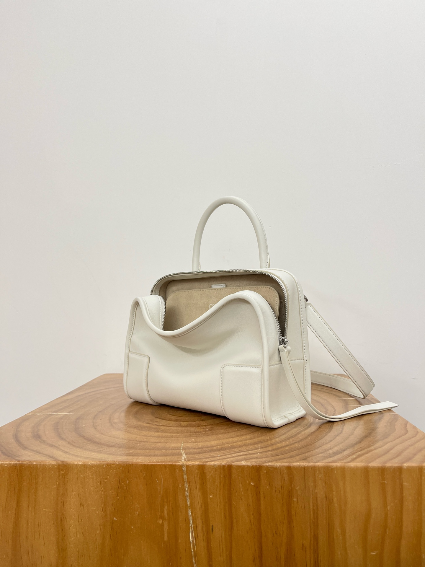 Сумка Loewe Small Amazona 180