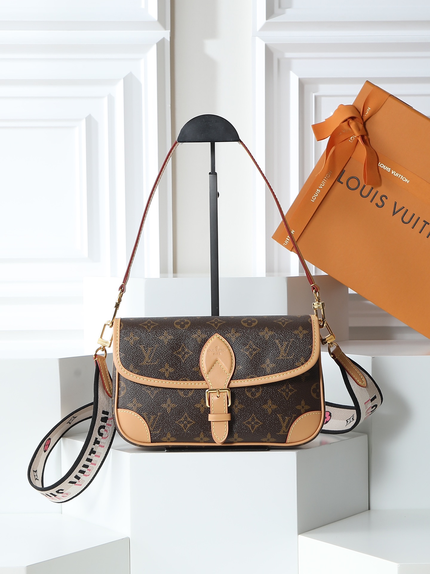 Louis Vuitton Handbag 12150