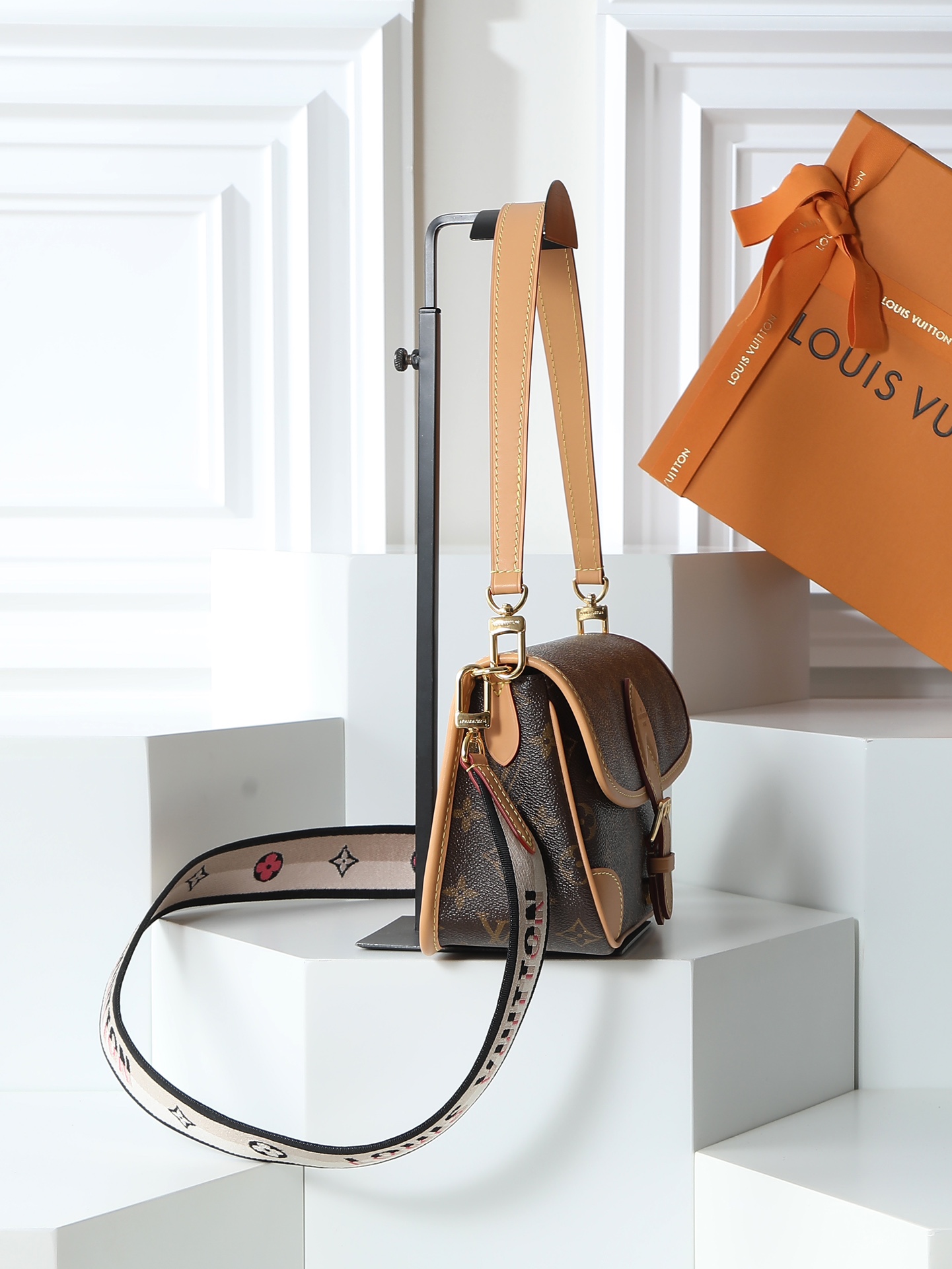 Alternative view of Louis Vuitton Handbag 12150