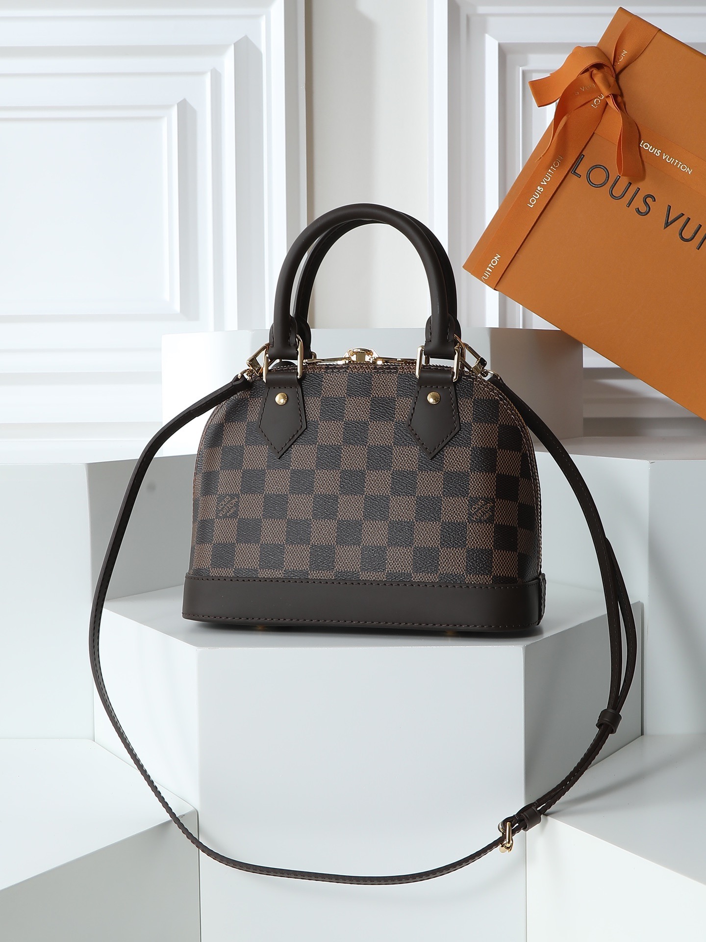 Alternative view of Louis Vuitton Handbag 12153