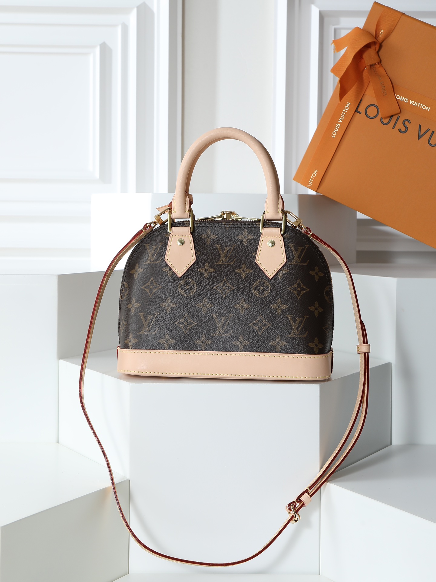 Alternative view of Louis Vuitton Handbag 12152