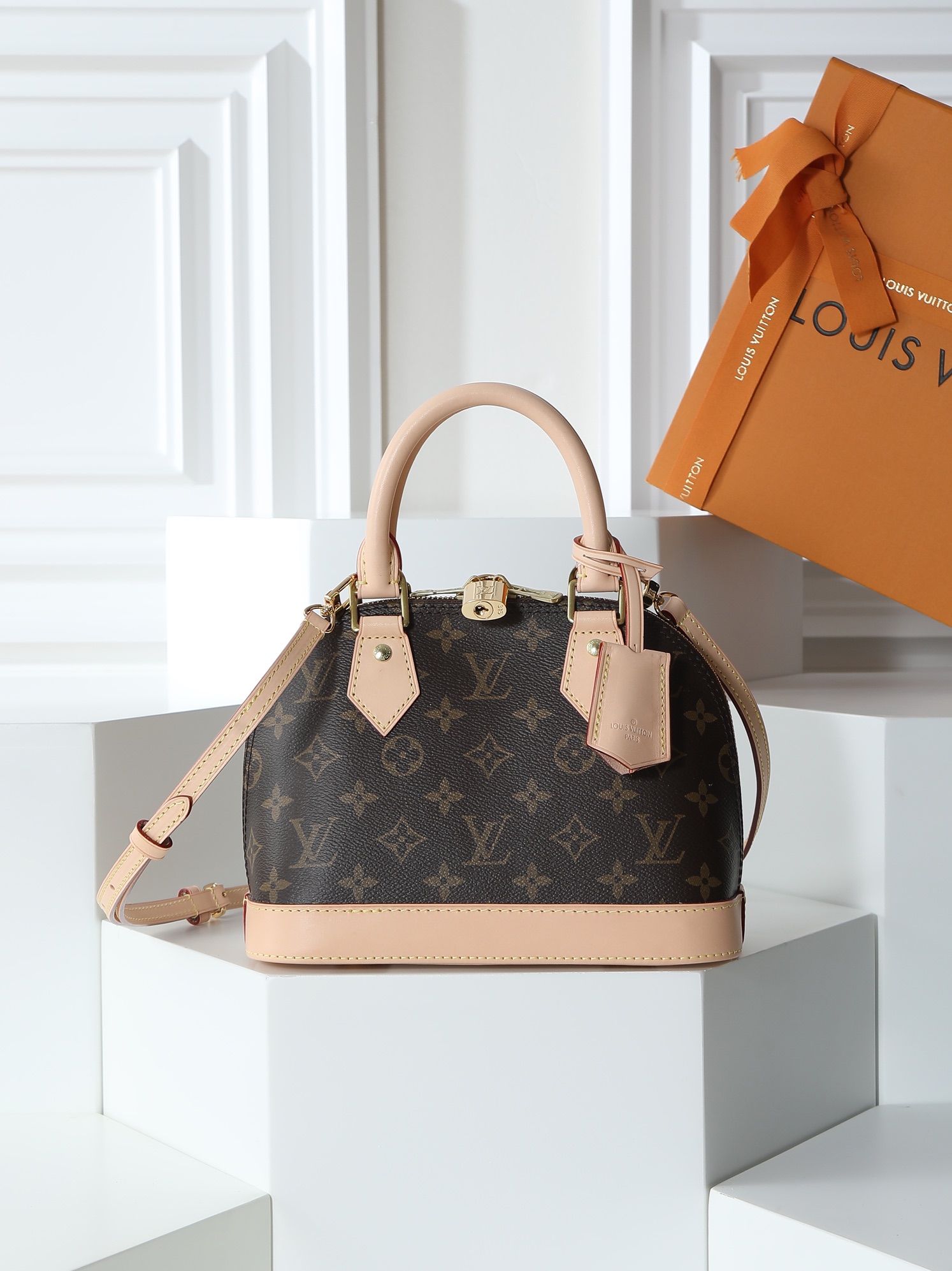 Louis Vuitton Handbag 12152