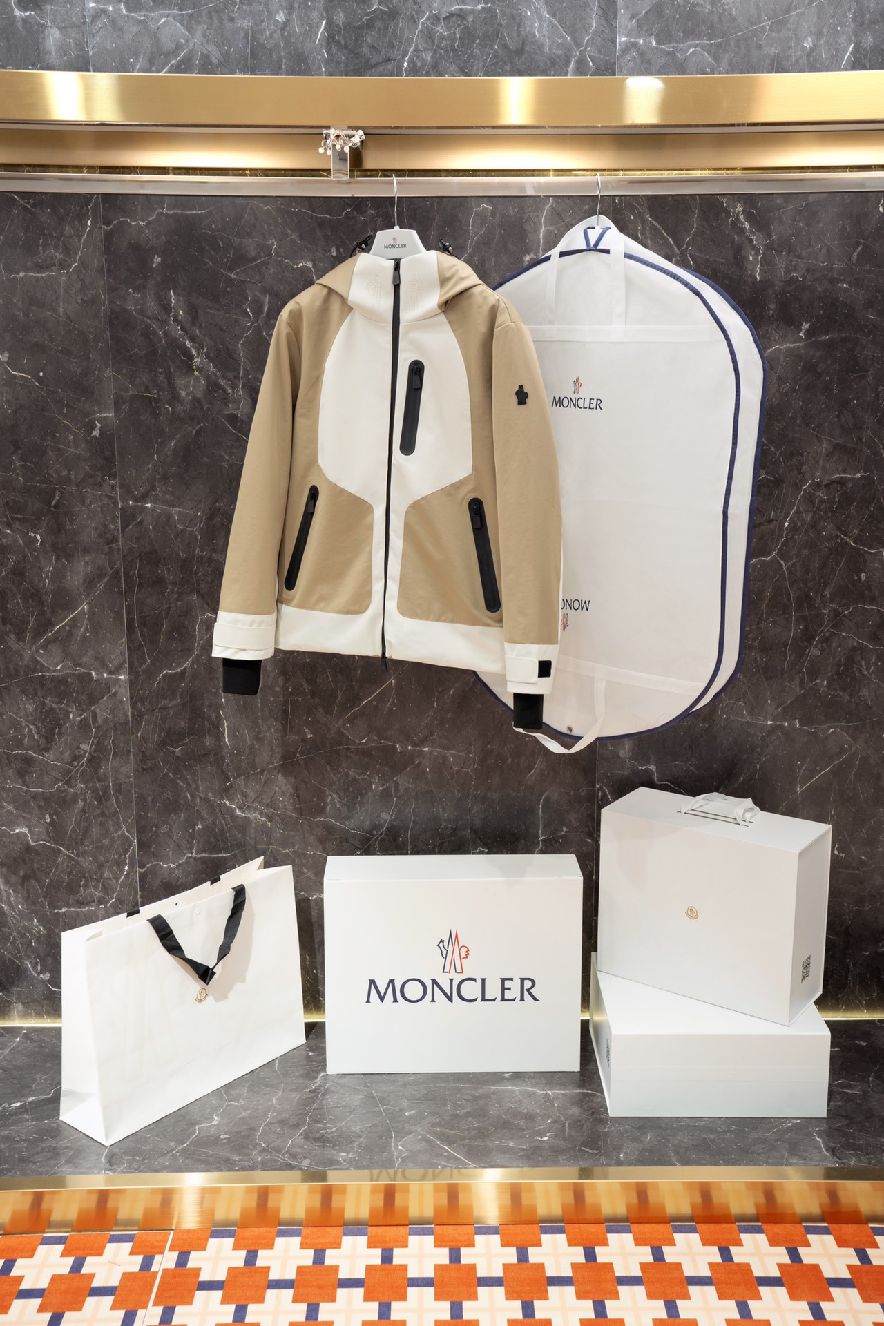 Moncler Kleding Bontmantel Zwart KhakiName Mannen Bovenzijde met capuchon