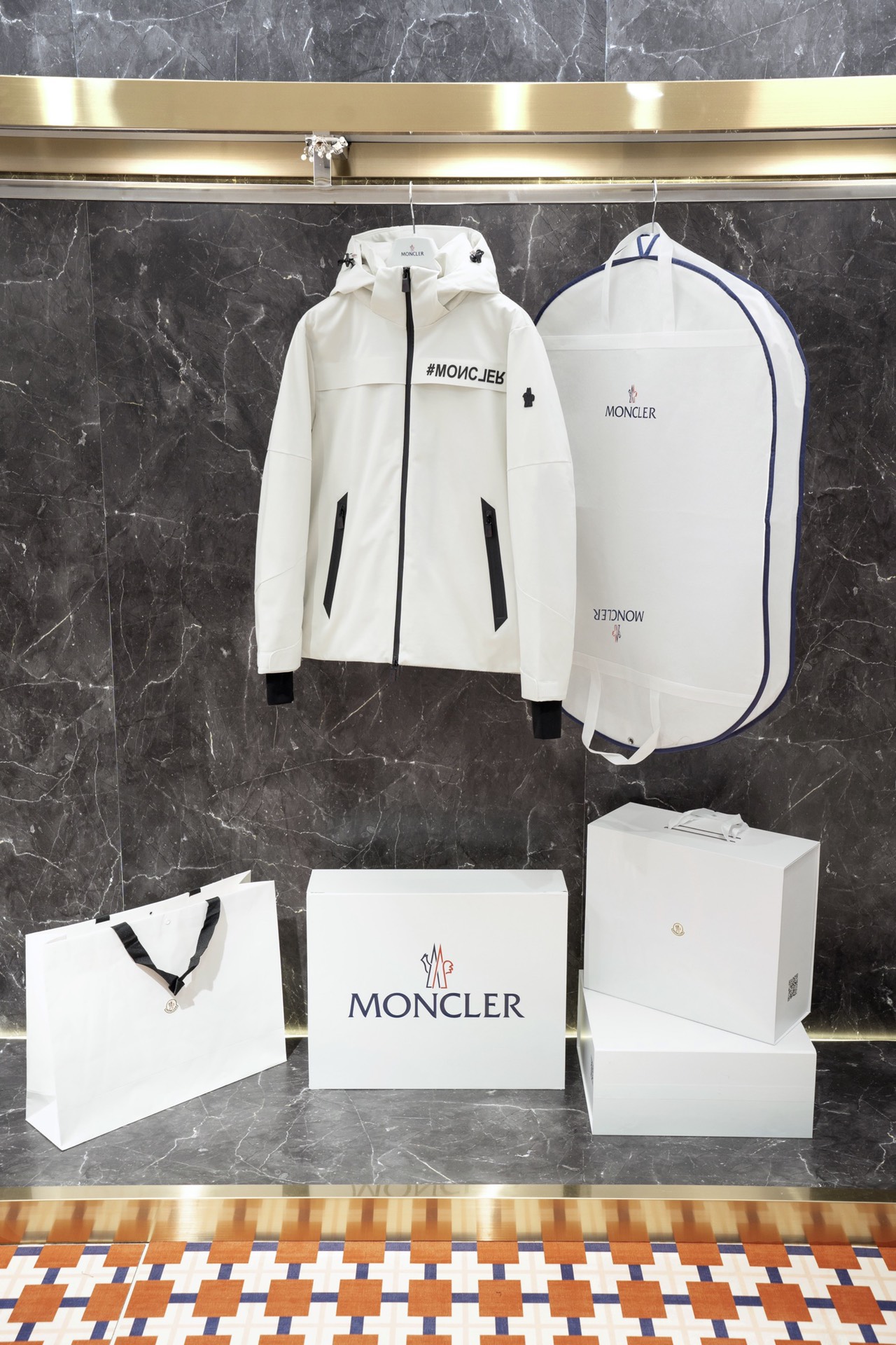 Moncler Kleding Bontmantel Zwart Wit Mannen Bovenzijde met capuchon