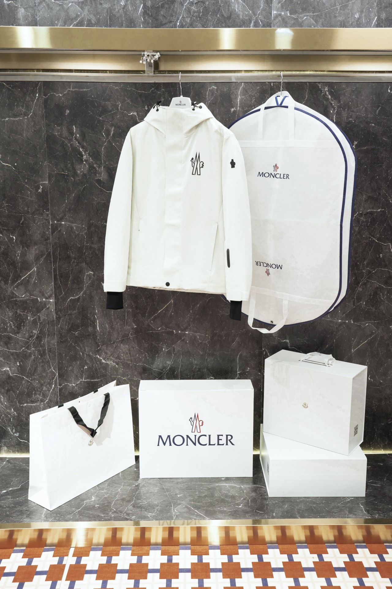 Moncler Kleding Bontmantel Zwart Wit Mannen Bovenzijde met capuchon