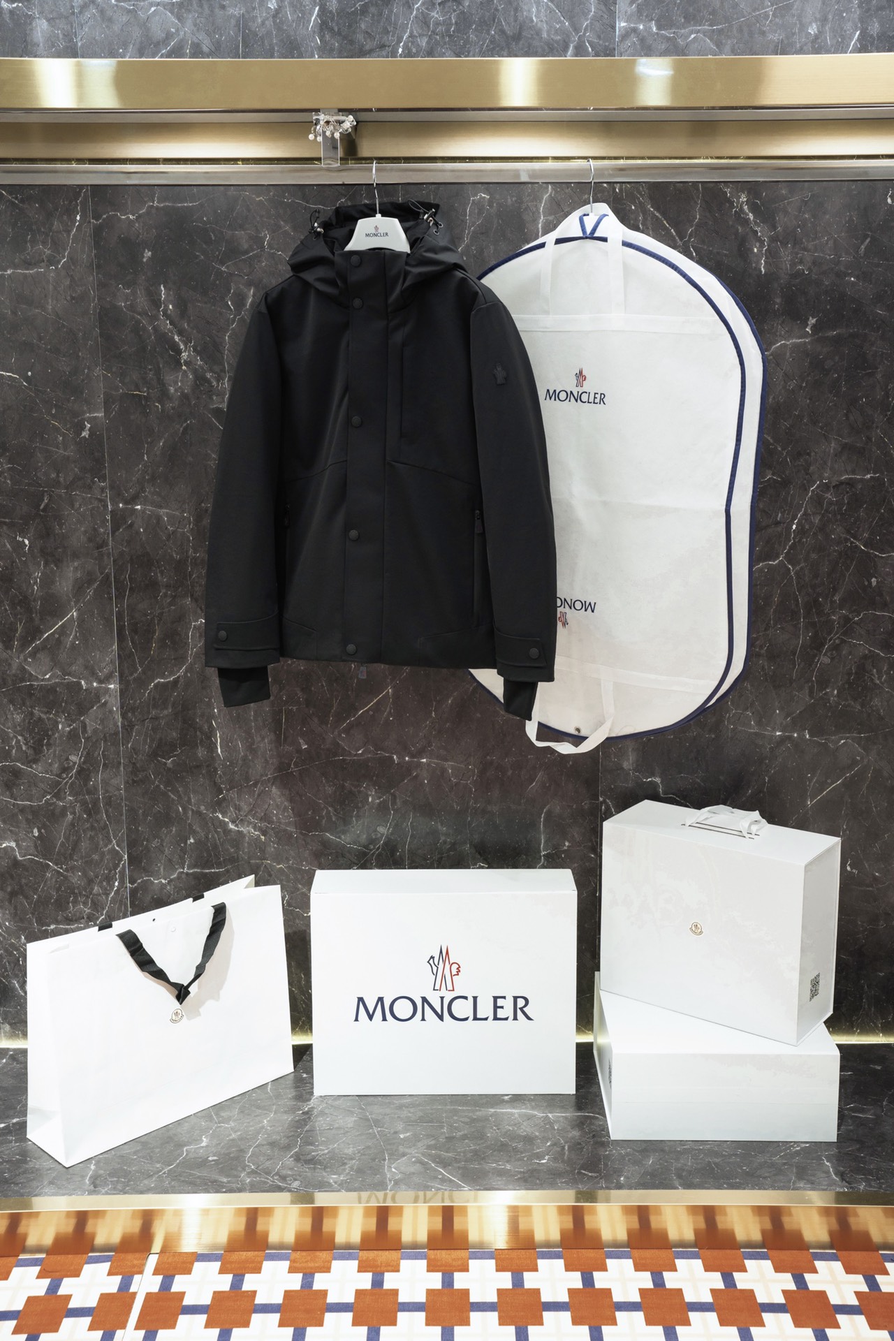 Moncler Kleding Bontmantel Zwart Wit Mannen Bovenzijde met capuchon