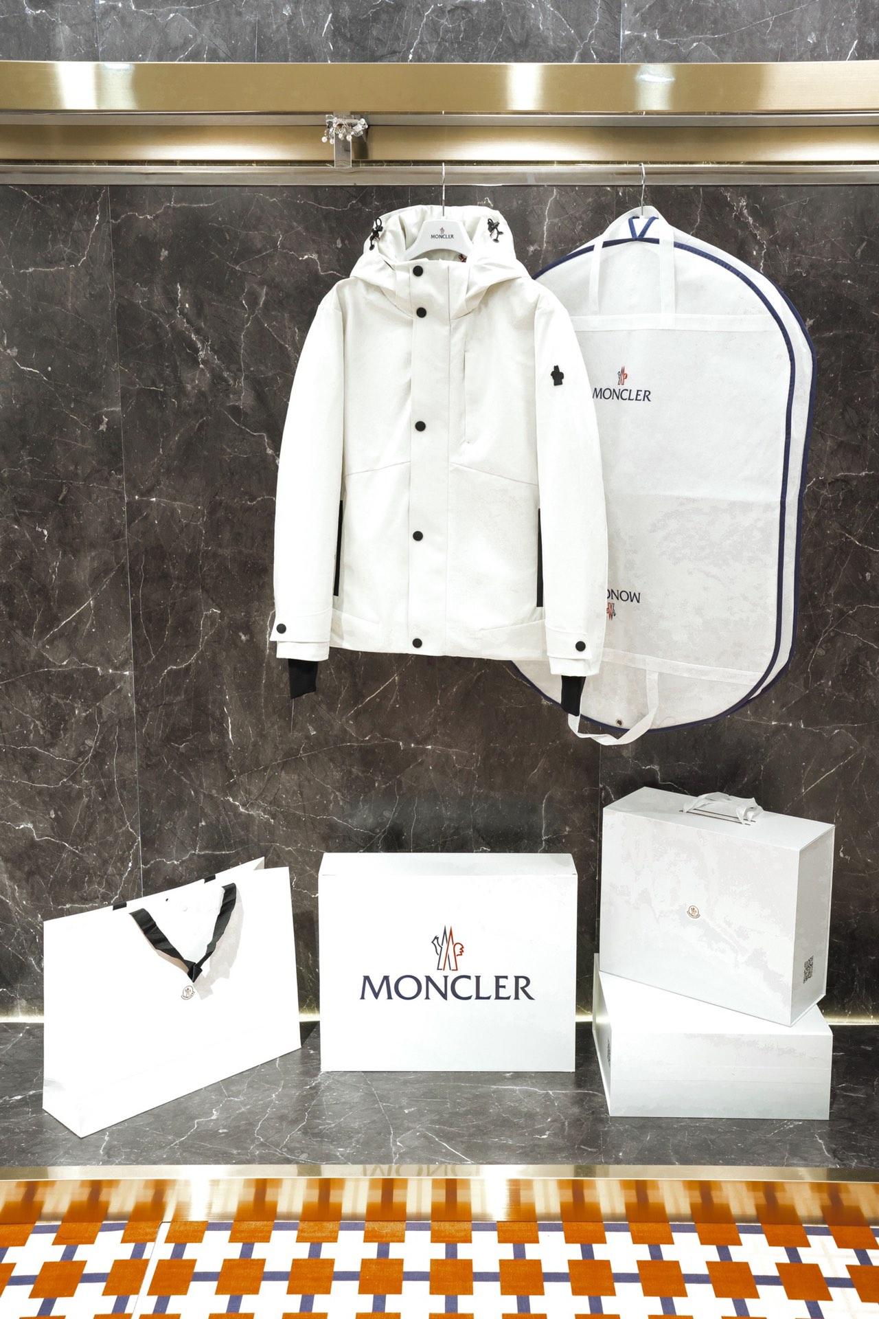 Moncler Kleding Bontmantel 7 -sterrencollectie
 Zwart Wit Mannen Bovenzijde met capuchon