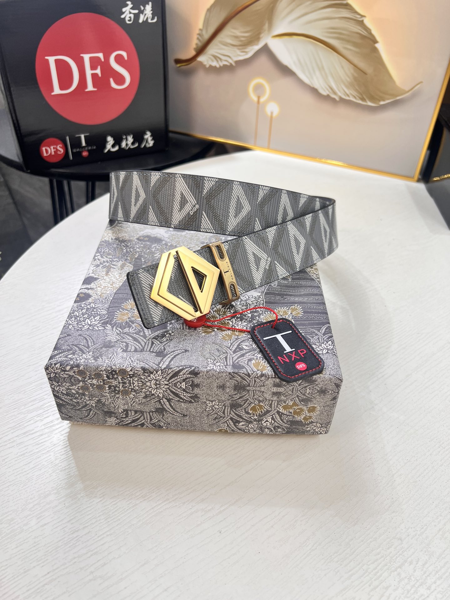 迪奥D 四角五金 电镀抛光工艺 迪奥皮带男女同款 耐磨耐用性强 手工蜡线缝制 小牛皮平纹纹