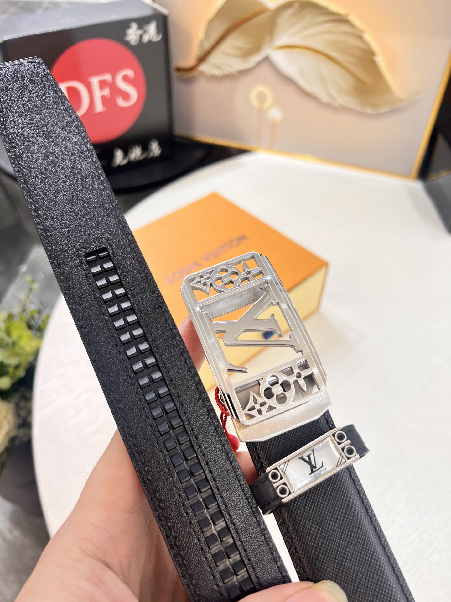 路易威登自动扣皮带 定制牛皮 压花头层进口皮配达 小细纹牛皮