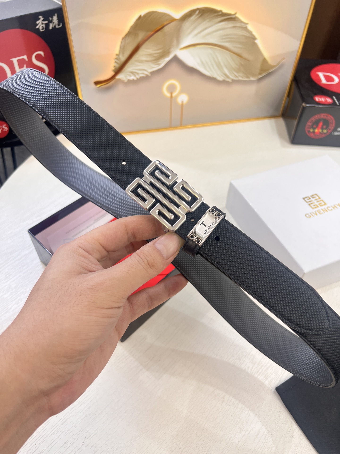 男士正装皮带 选用双面进口头层牛皮 凹凸logo纹双面头层牛皮