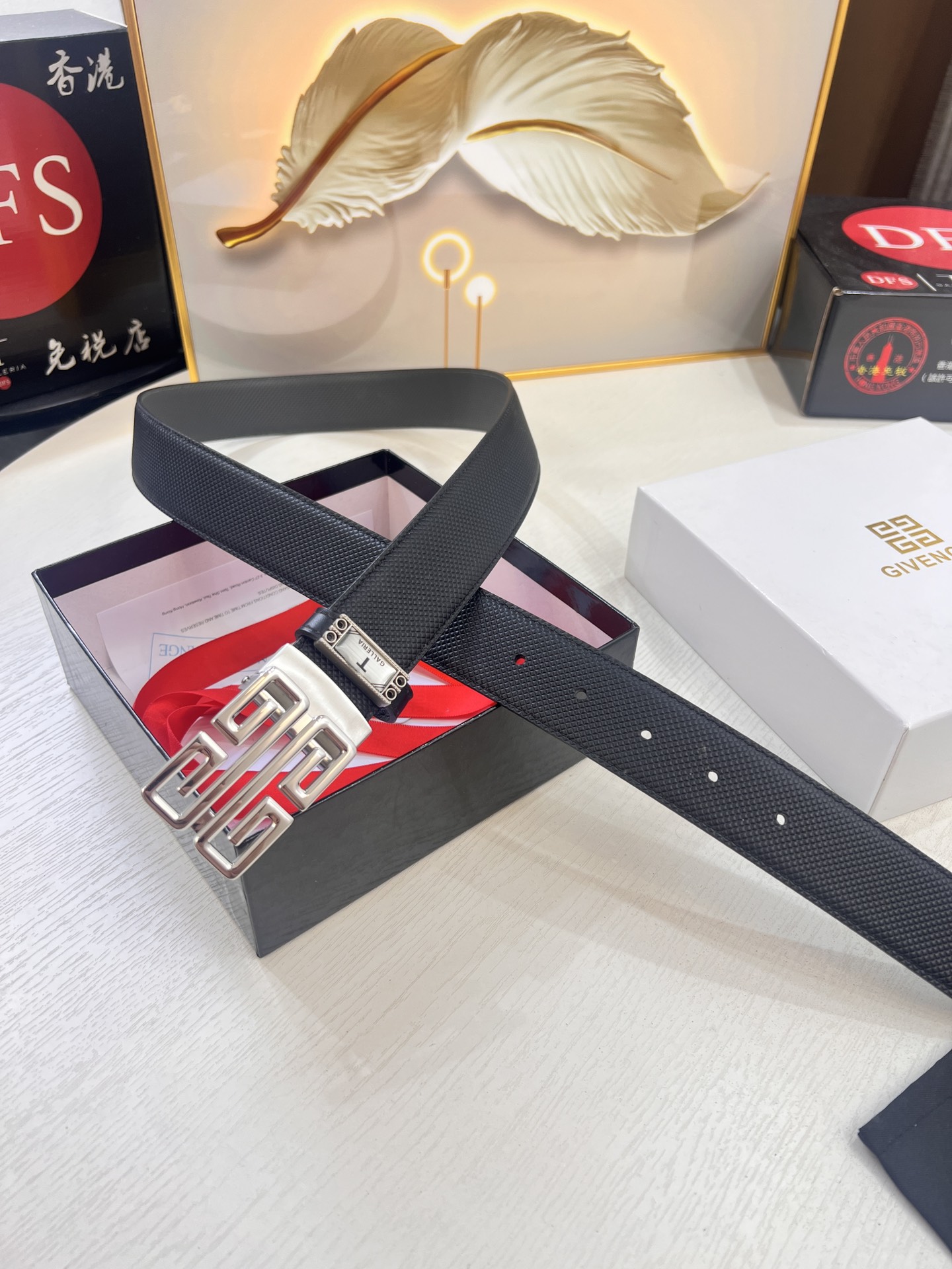 男士正装皮带 选用双面进口头层牛皮 凹凸logo纹双面头层牛皮