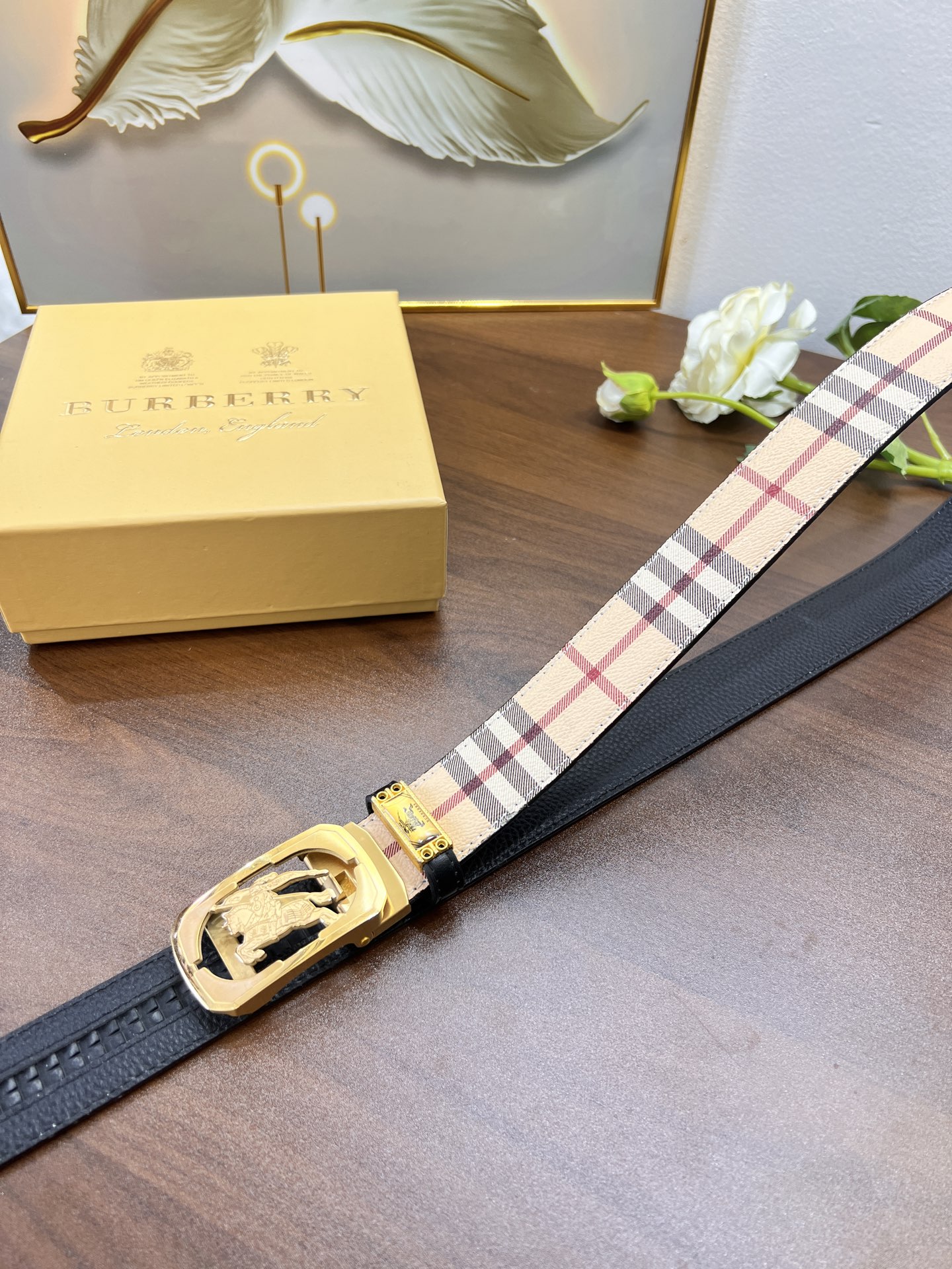 巴宝莉自动扣皮带 最新款 原厂荔枝纹头层牛皮 顶级品质商务正装 自动滑轨手感柔软 B字自动精钢内穿五金-Chinese UA Cheap High Quatity Brand Clothes Bags handbags Sneakers wholesale wholesaler seller from China Factory suppliers Fashion Clothing Shoes best Quality Beautiful Price 巴宝莉自动扣皮带 最新款 原厂荔枝纹头层牛皮 顶级品质商务正装 自动滑轨手感柔软 B字自动精钢内穿五金