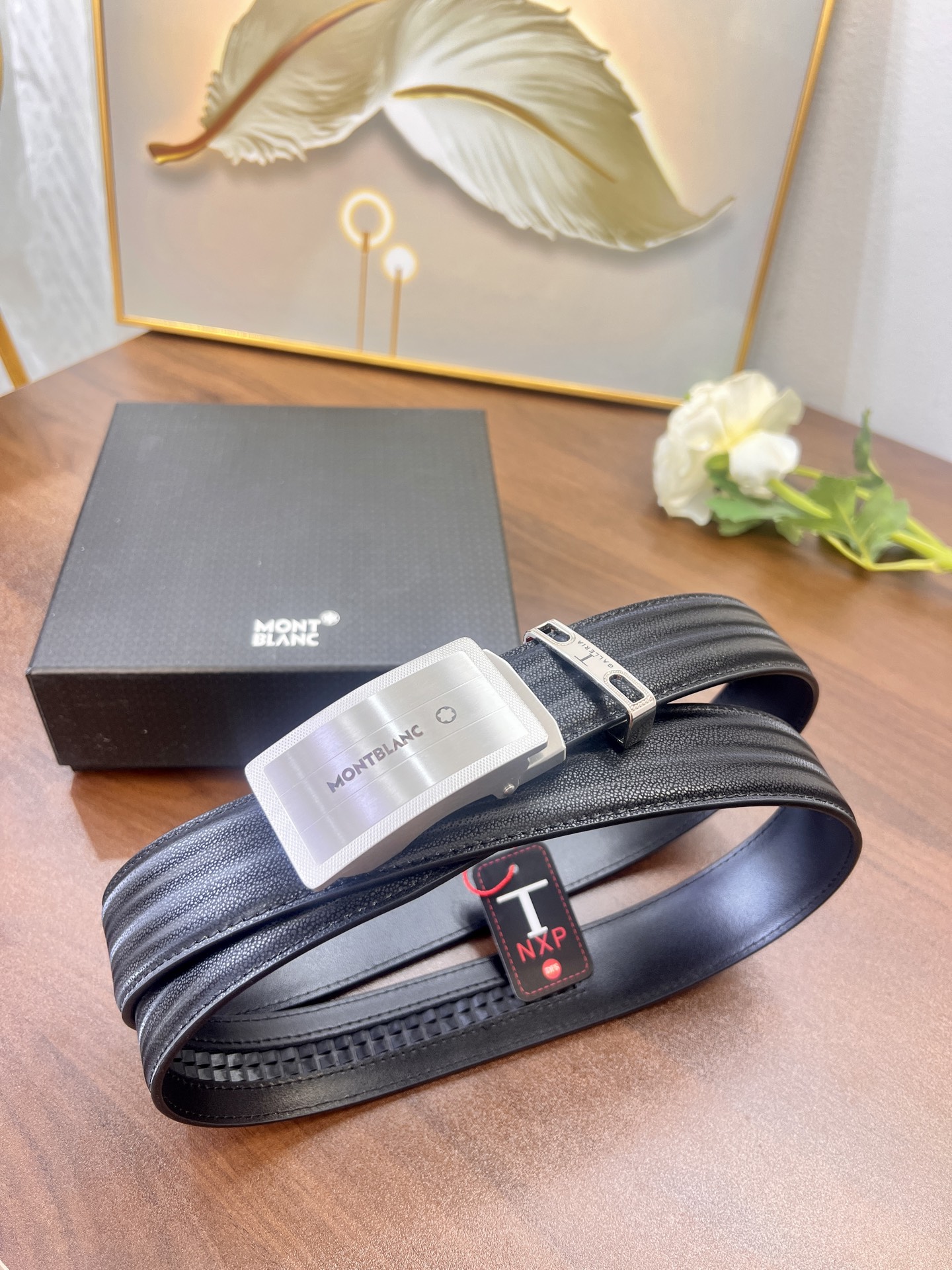 万宝龙 进口原厂鲨鱼纹原厂皮 法国进口皮低 皮带顶级免税代购级别-Chinese UA Cheap High Quatity Brand Clothes Bags handbags Sneakers wholesale wholesaler seller from China Factory suppliers Fashion Clothing Shoes best Quality Beautiful Price 万宝龙 进口原厂鲨鱼纹原厂皮 法国进口皮低 皮带顶级免税代购级别