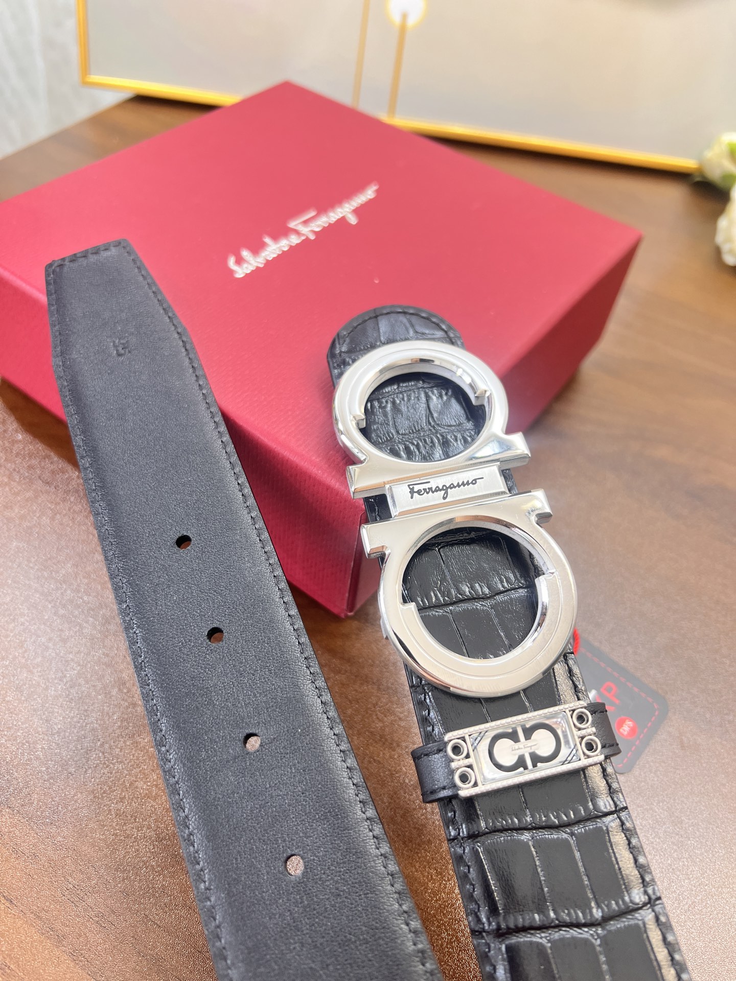 顶级皮带 香港免税T礼盒防伪扫码认证 长短可以裁剪-Chinese UA Cheap High Quatity Brand Clothes Bags handbags Sneakers wholesale wholesaler seller from China Factory suppliers Fashion Clothing Shoes best Quality Beautiful Price 顶级皮带 香港免税T礼盒防伪扫码认证 长短可以裁剪