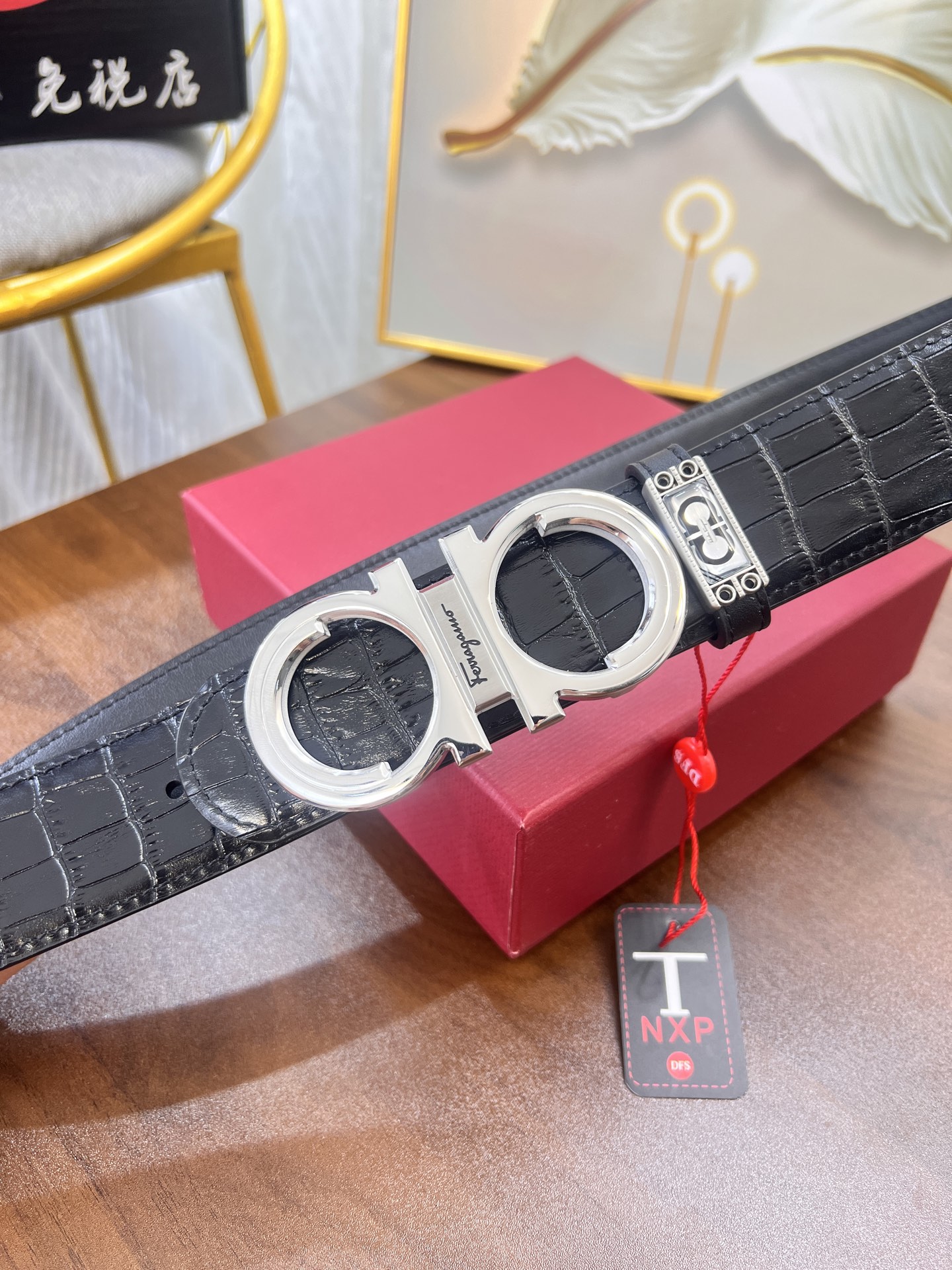 顶级皮带 香港免税T礼盒防伪扫码认证 长短可以裁剪-Chinese UA Cheap High Quatity Brand Clothes Bags handbags Sneakers wholesale wholesaler seller from China Factory suppliers Fashion Clothing Shoes best Quality Beautiful Price 顶级皮带 香港免税T礼盒防伪扫码认证 长短可以裁剪