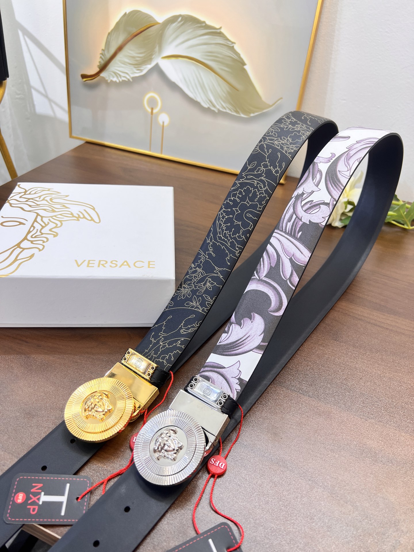 原厂美人头压花头层牛皮 旋转文金 潮牌时尚款 皮手感柔软 双面使用 美人精钢五金 宽度3.8cm