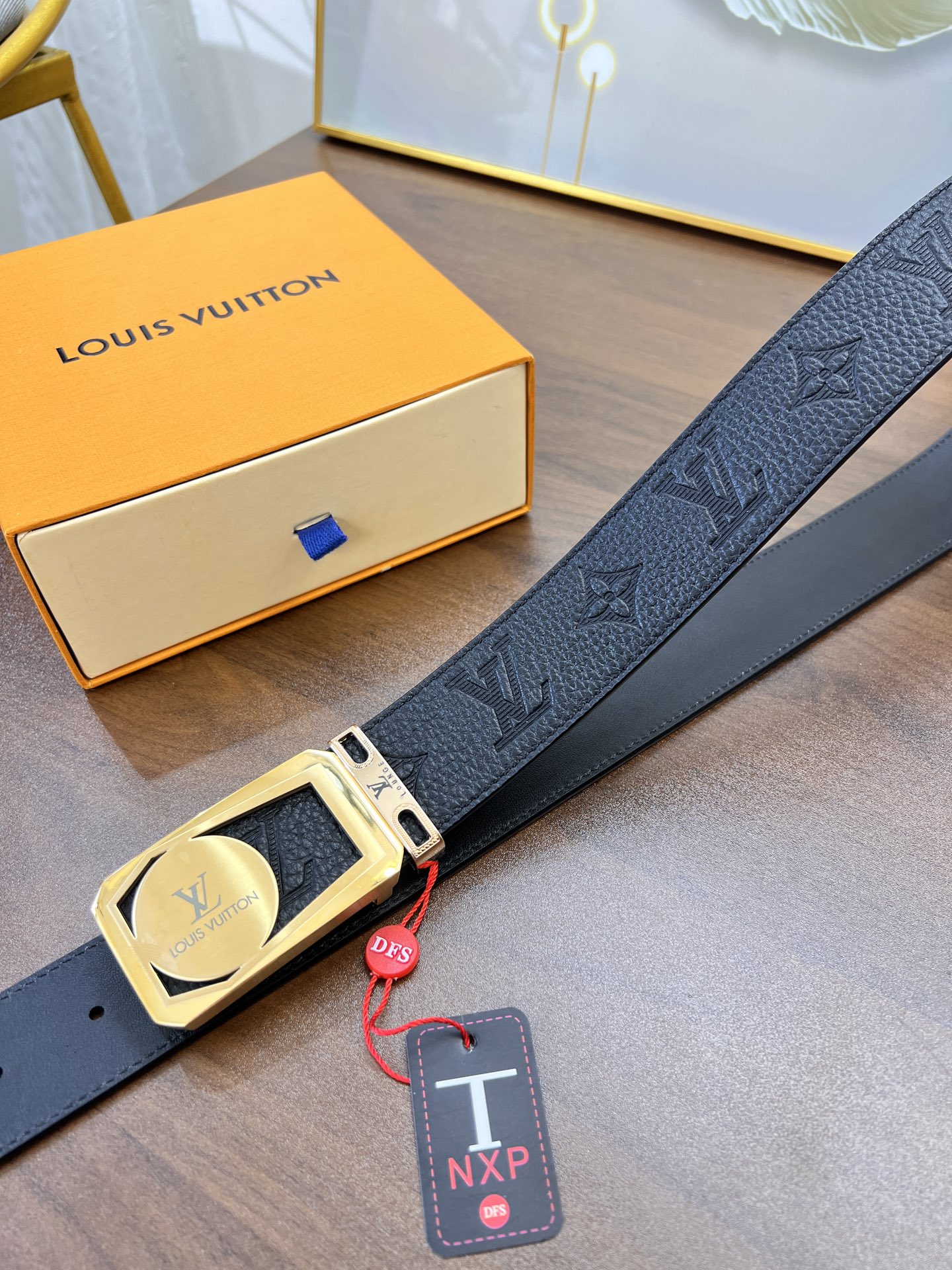 顶级皮带 原厂顶级香港免税T礼盒字母双色精钢五金 内穿扣头路易威登Lv皮带 法国新款字母压花头层牛皮