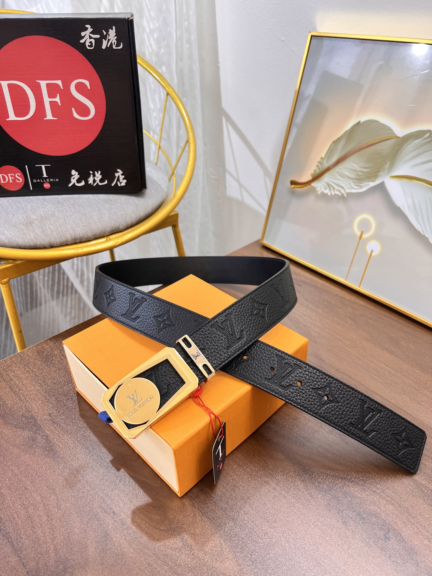 顶级皮带 原厂顶级香港免税T礼盒字母双色精钢五金 内穿扣头路易威登Lv皮带 法国新款字母压花头层牛皮