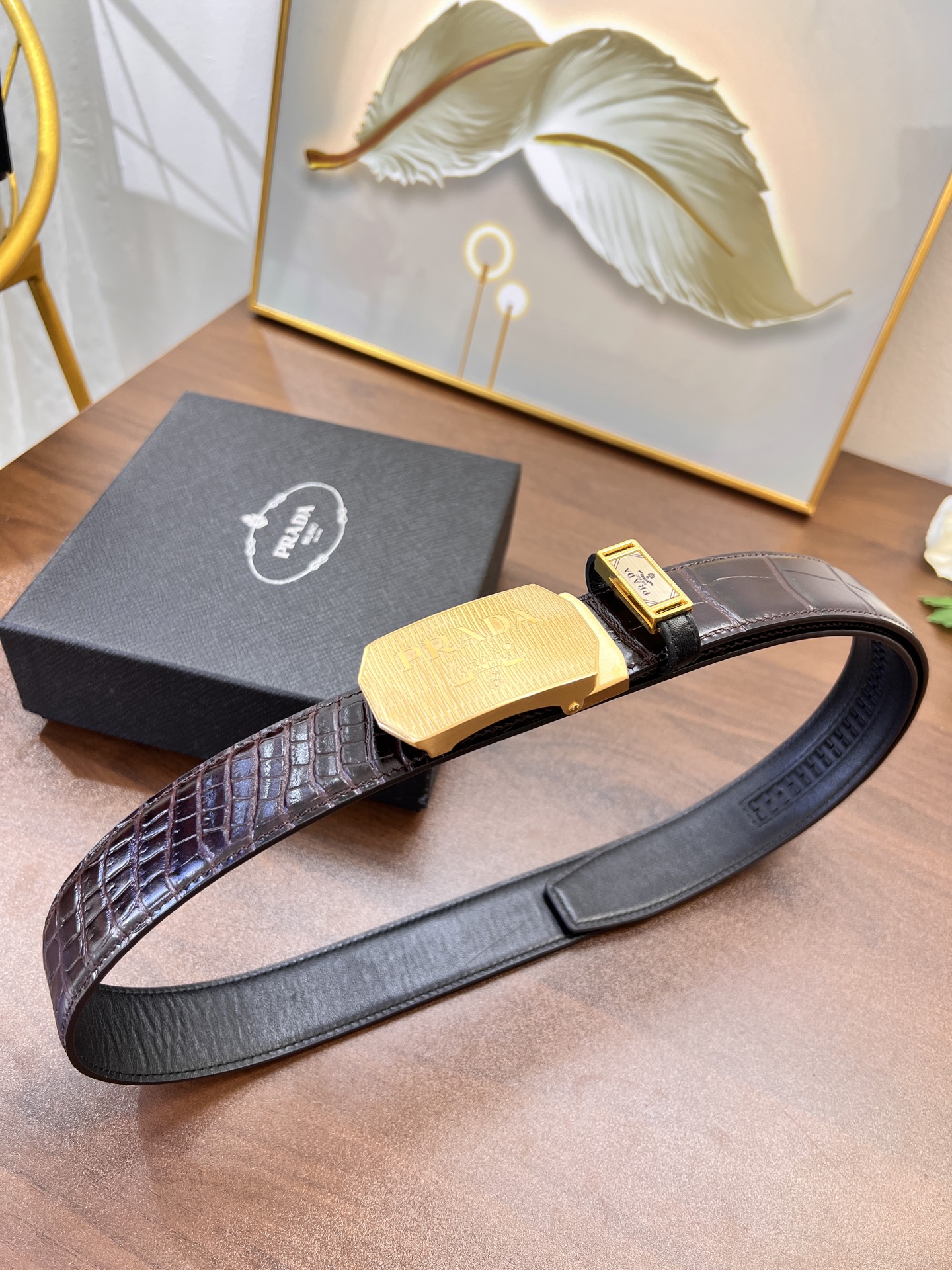 普拉达自动扣皮带 定制牛皮 精挑鳄鱼纹头层进口皮配达 小细纹牛皮