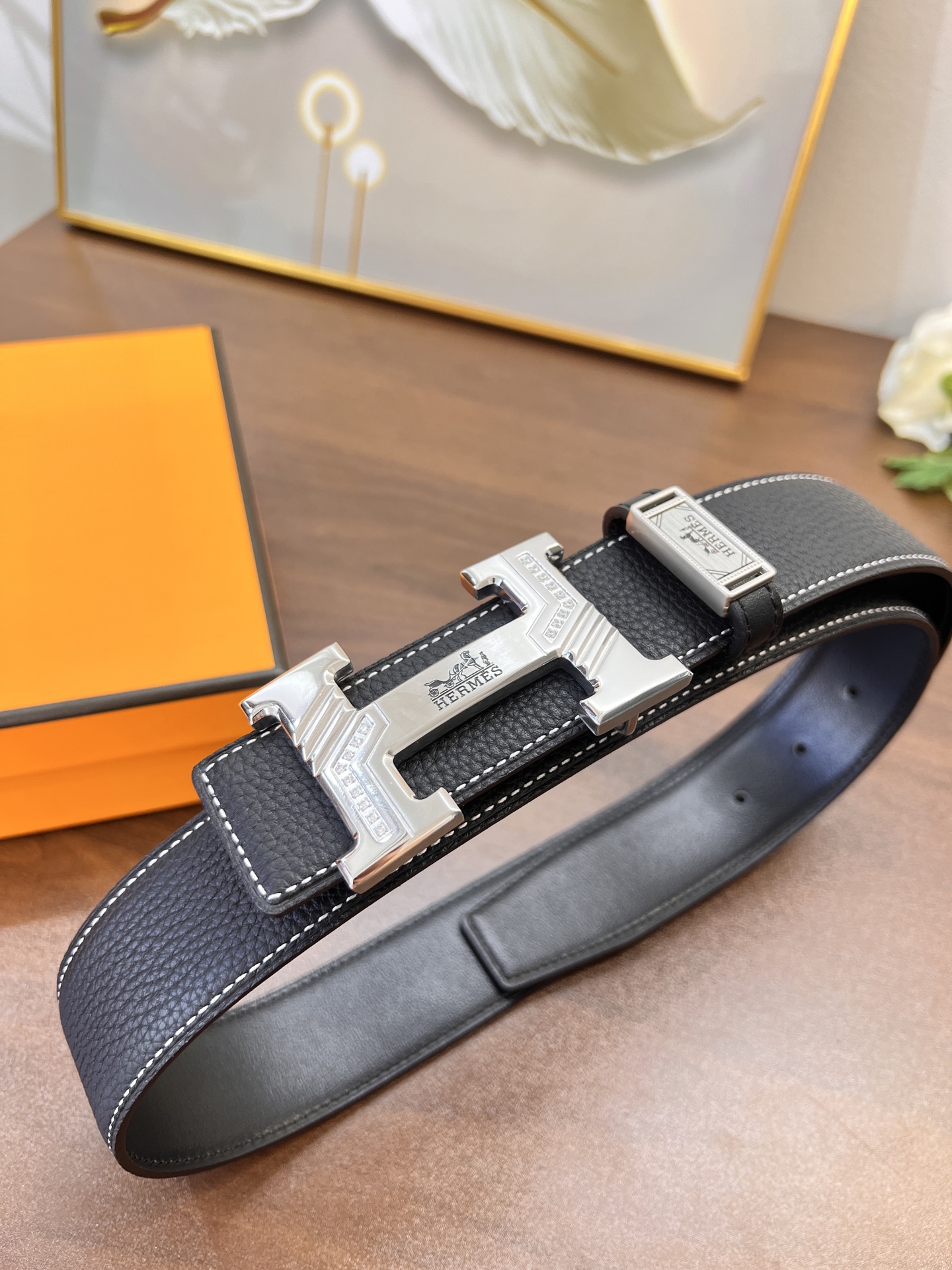 爱马仕 H皮带 ZP开模制作 镶砖满H电镀花纹精钢五金 荔枝纹纹原厂皮 双面使用 头层牛皮低 宽度3.8cm-Chinese UA Cheap High Quatity Brand Clothes Bags handbags Sneakers wholesale wholesaler seller from China Factory suppliers Fashion Clothing Shoes best Quality Beautiful Price 爱马仕 H皮带 ZP开模制作 镶砖满H电镀花纹精钢五金 荔枝纹纹原厂皮 双面使用 头层牛皮低 宽度3.8cm