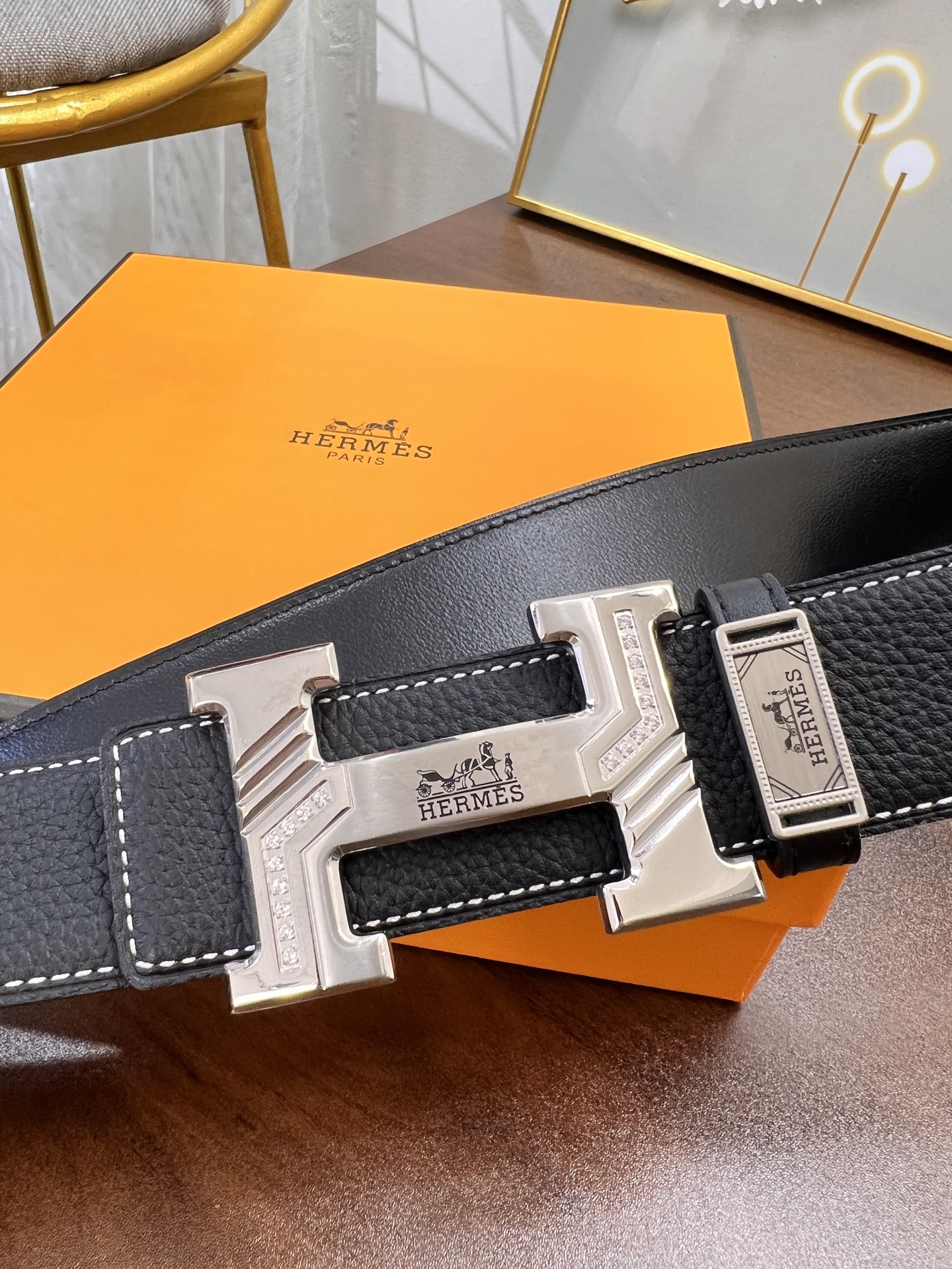 爱马仕 H皮带 ZP开模制作 镶砖满H电镀花纹精钢五金 荔枝纹纹原厂皮 双面使用 头层牛皮低 宽度3.8cm-Chinese UA Cheap High Quatity Brand Clothes Bags handbags Sneakers wholesale wholesaler seller from China Factory suppliers Fashion Clothing Shoes best Quality Beautiful Price 爱马仕 H皮带 ZP开模制作 镶砖满H电镀花纹精钢五金 荔枝纹纹原厂皮 双面使用 头层牛皮低 宽度3.8cm