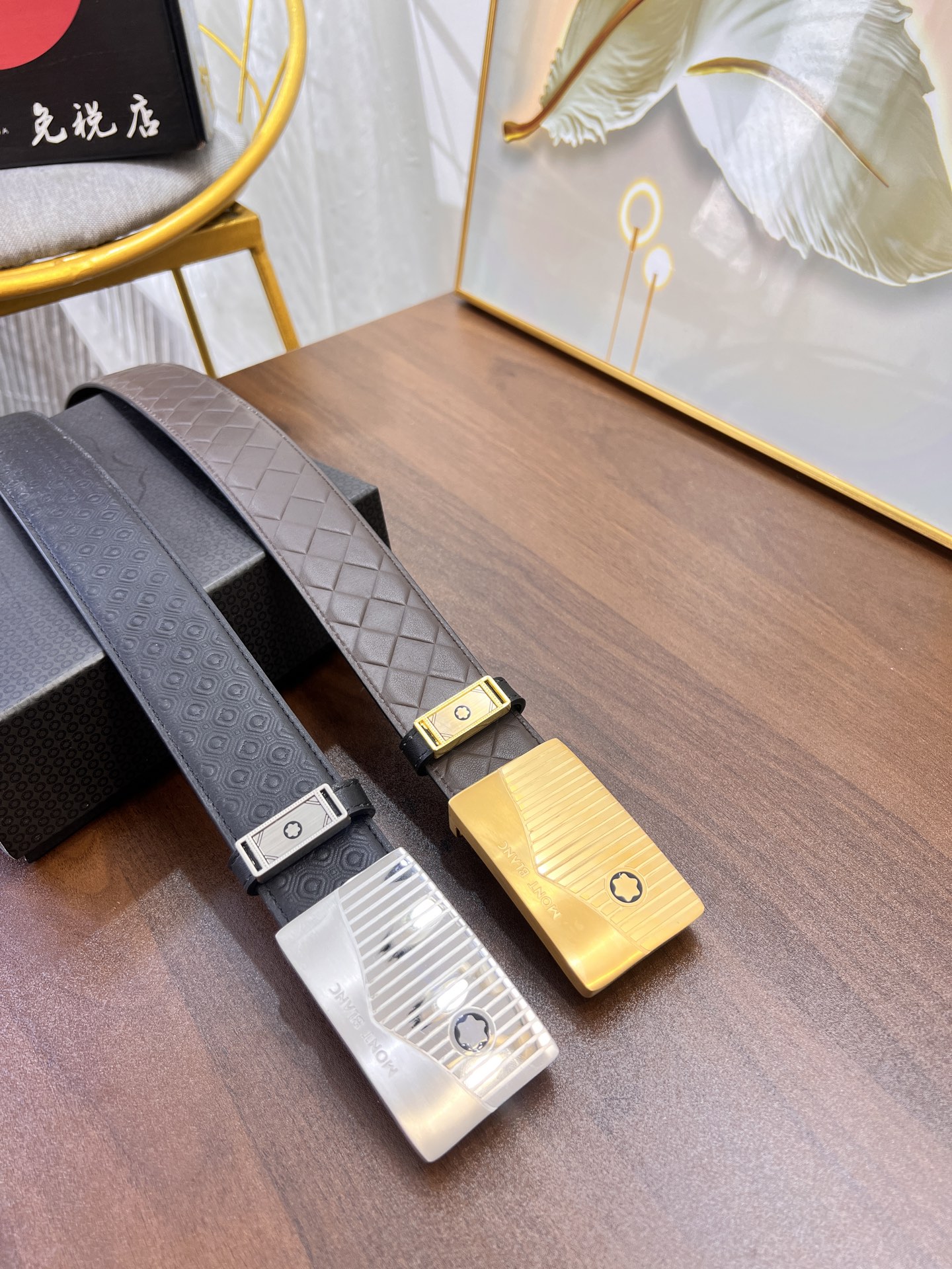 顶级香港免税T礼盒万宝龙 进口原厂压花纹纹原厂皮 法国进口皮低 皮带顶级免税代购级别-Chinese UA Cheap High Quatity Brand Clothes Bags handbags Sneakers wholesale wholesaler seller from China Factory suppliers Fashion Clothing Shoes best Quality Beautiful Price 顶级香港免税T礼盒万宝龙 进口原厂压花纹纹原厂皮 法国进口皮低 皮带顶级免税代购级别