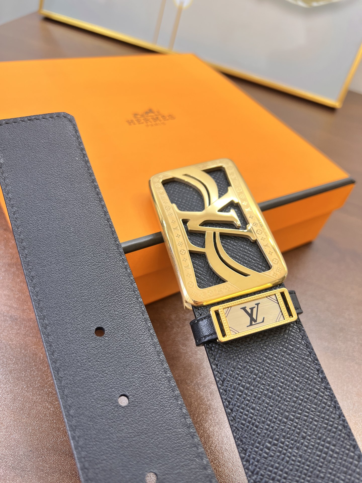 精钢五金 内穿扣头路易威登Lv皮带 法国手掌纹头层牛皮 3.8cm-Chinese UA Cheap High Quatity Brand Clothes Bags handbags Sneakers wholesale wholesaler seller from China Factory suppliers Fashion Clothing Shoes best Quality Beautiful Price 精钢五金 内穿扣头路易威登Lv皮带 法国手掌纹头层牛皮 3.8cm