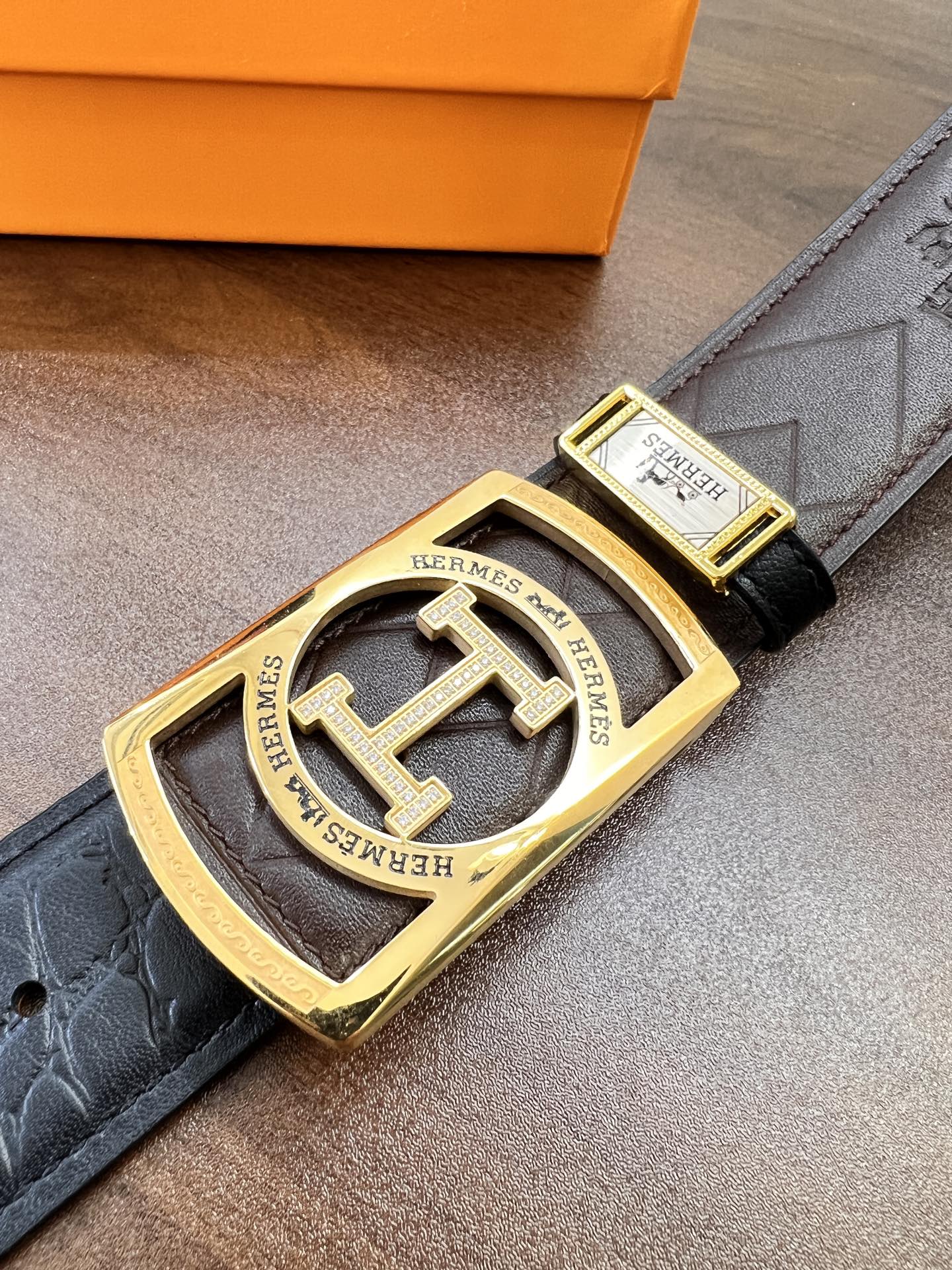 爱马仕H皮带 新品 镶砖精钢H内穿扣 zp同步钢印logo 进口压花头层牛皮