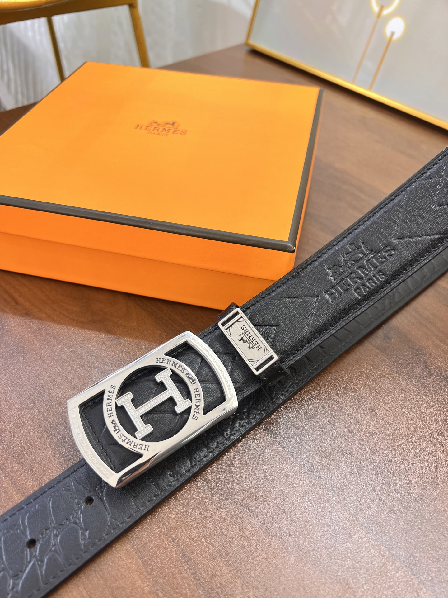 实物拍摄 爱马仕H皮带 新品 镶砖精钢H内穿扣 zp同步钢印logo 进口压花头层牛皮-Chinese UA Cheap High Quatity Brand Clothes Bags handbags Sneakers wholesale wholesaler seller from China Factory suppliers Fashion Clothing Shoes best Quality Beautiful Price 实物拍摄 爱马仕H皮带 新品 镶砖精钢H内穿扣 zp同步钢印logo 进口压花头层牛皮