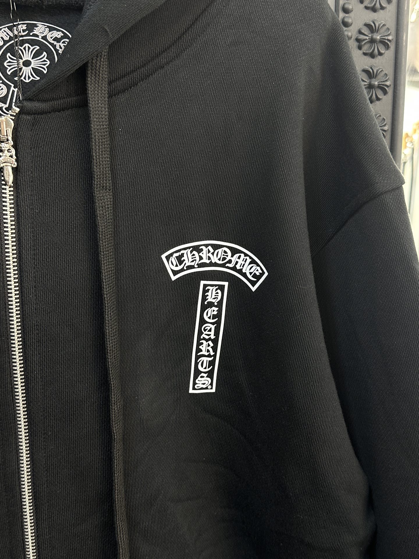 Sweatshirt