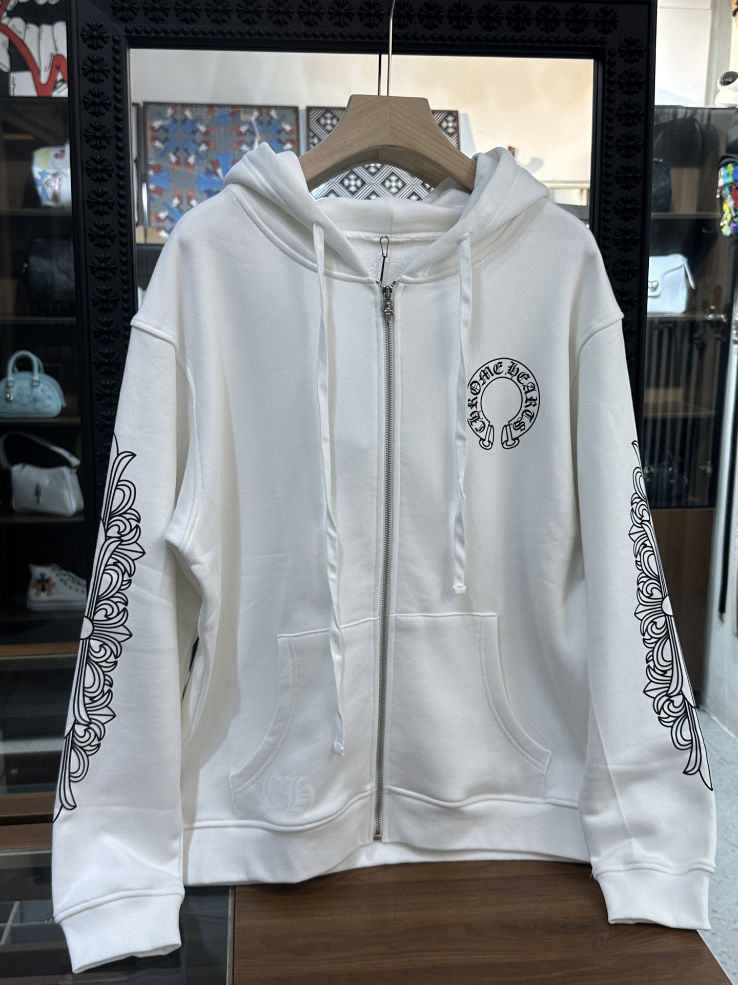 Sweatshirt