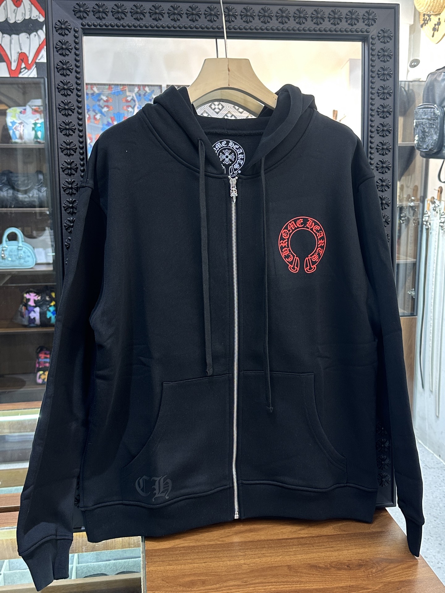 Sweatshirt