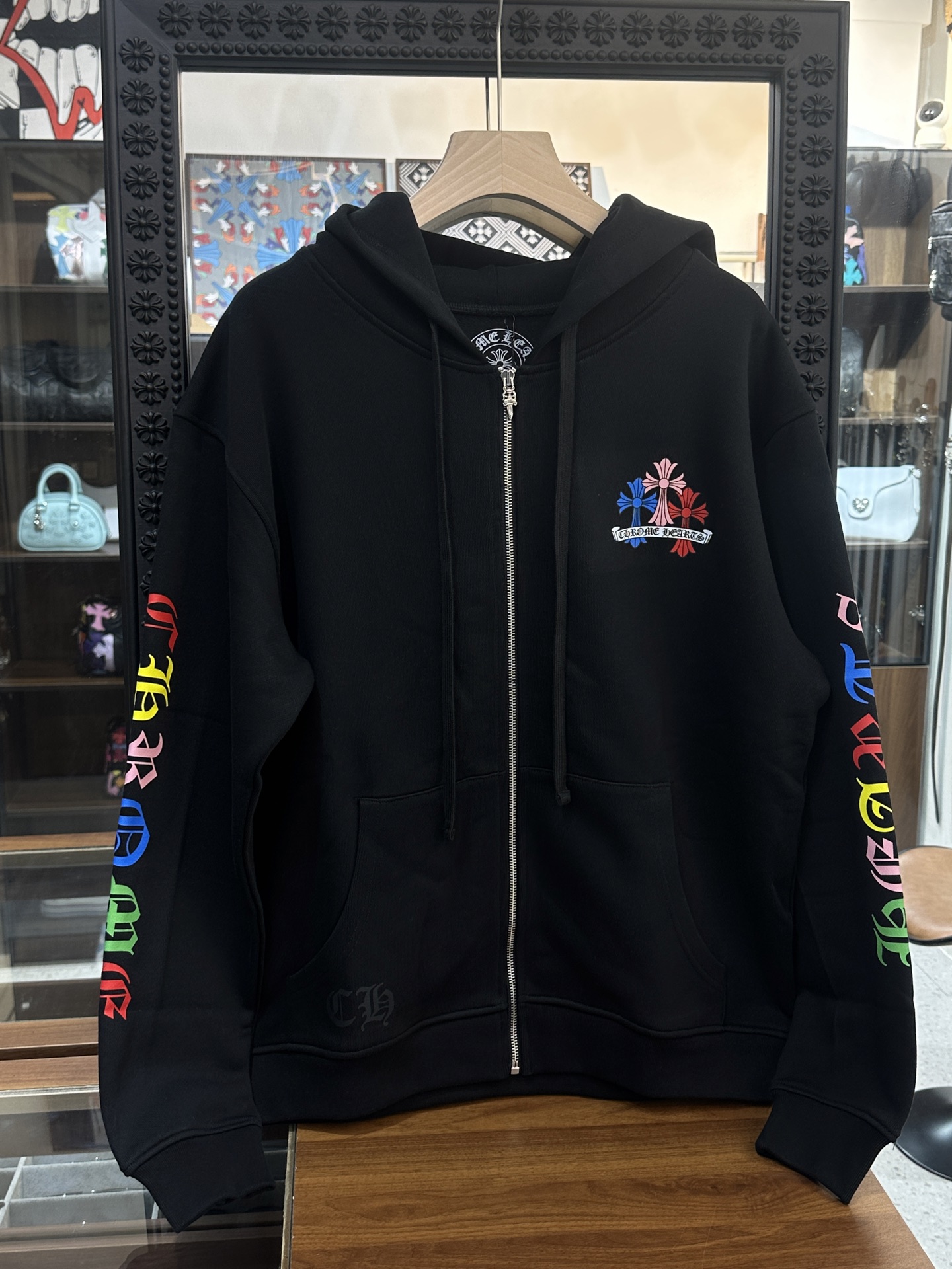 Sweatshirt