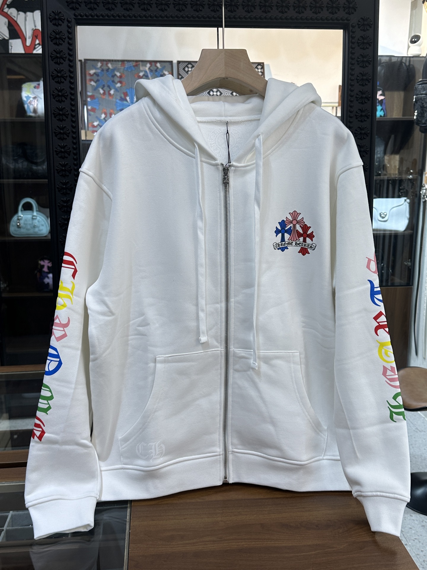 Sweatshirt