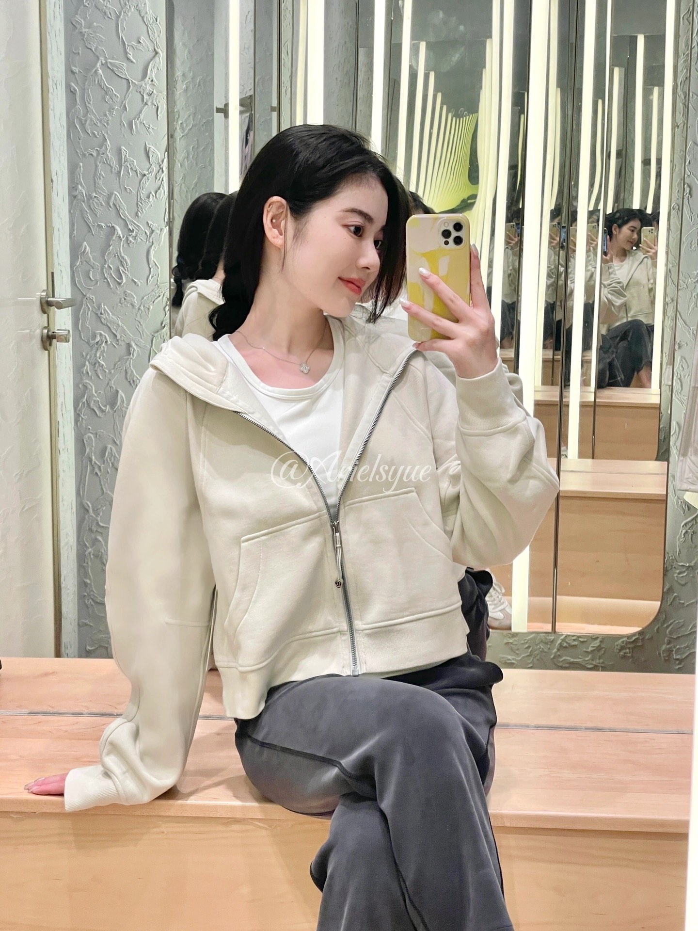 Lululemon Scuba jacket lounge cream yoga