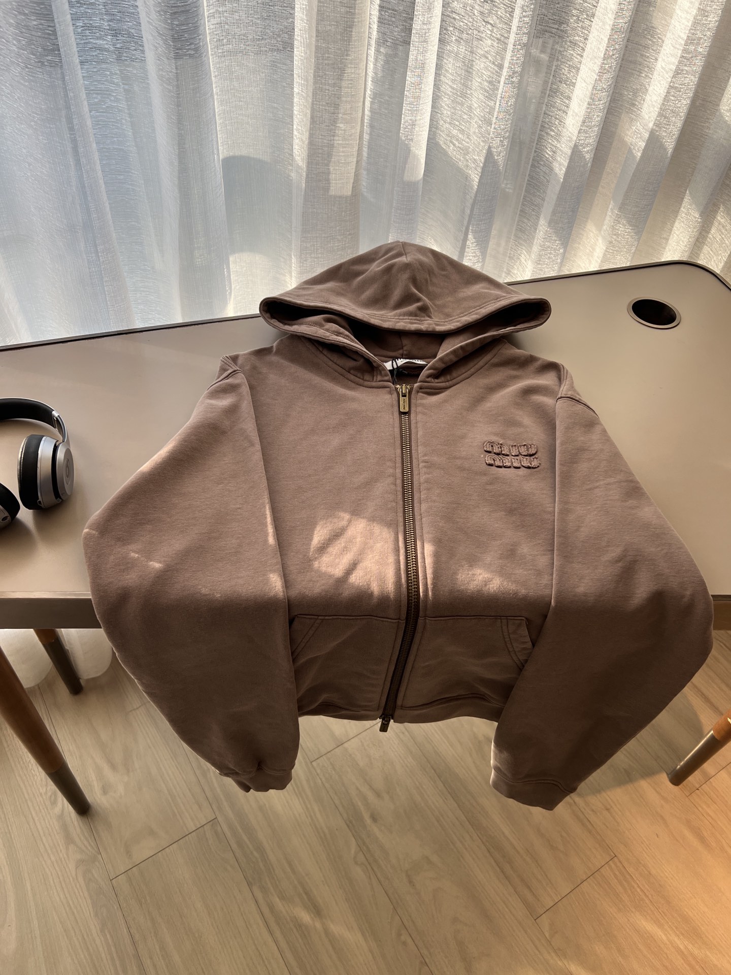 NO:307158,【Miu Wasteland Sweatshirt】 Color Wasteland Color Size SML, Miumiu,hoodie,sweatshirts,alexander wang19860909【Miu废土卫衣】 颜色废土色 尺码SML,,miumiu,hoodie,sweatshirts,alexander wang,Women's clothing