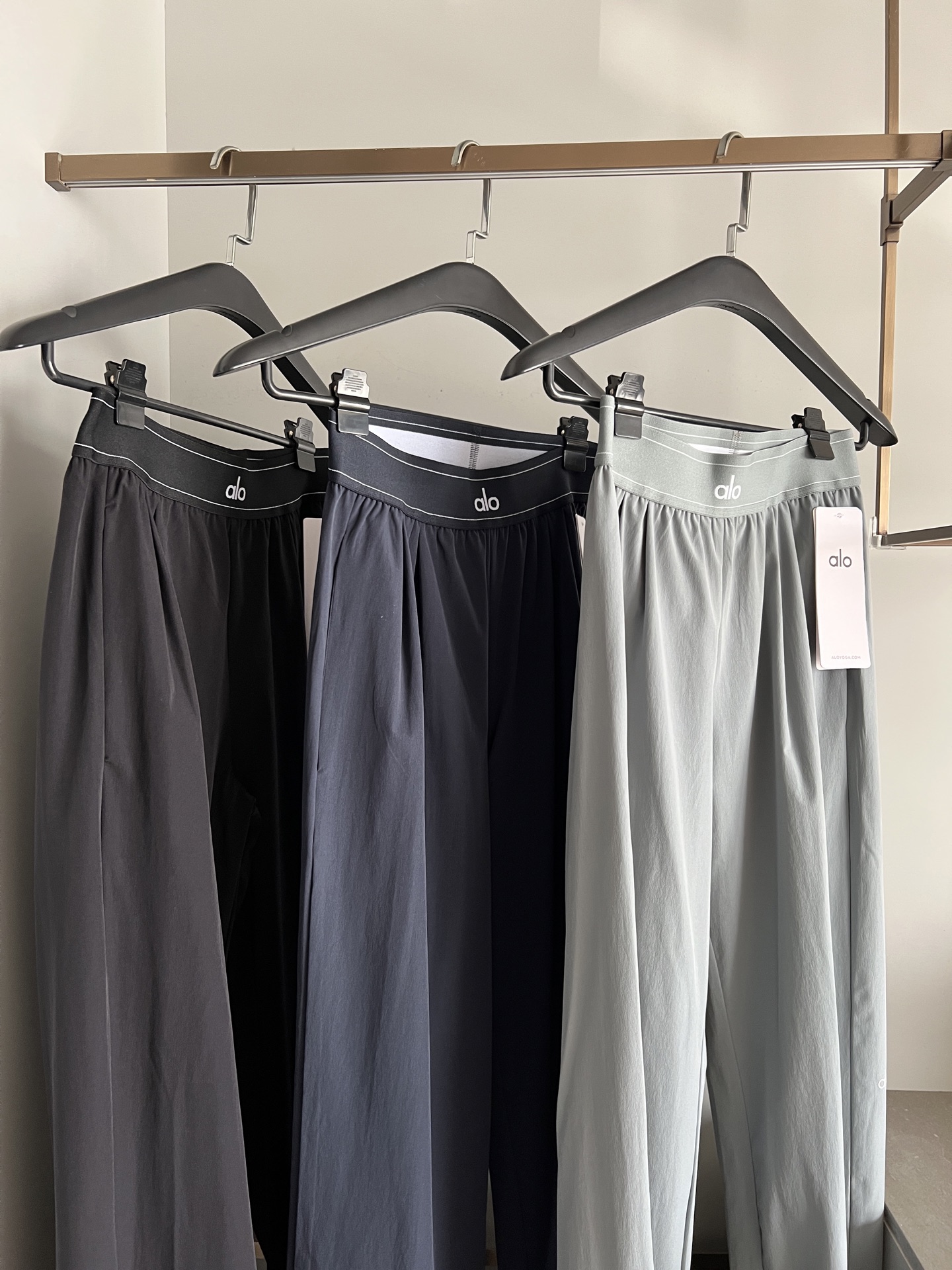 Alo women s bottoms everyday black navy and light sage gray yoga