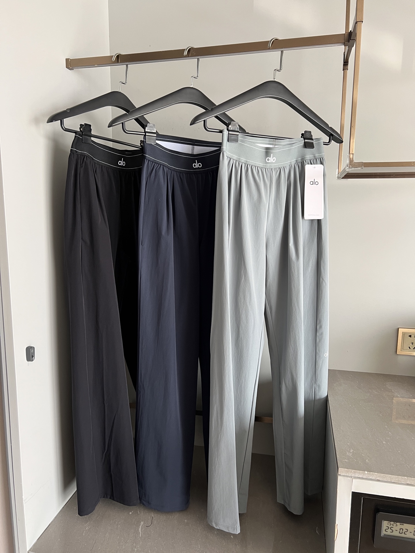 Alo women s bottoms everyday black navy and light sage gray yoga