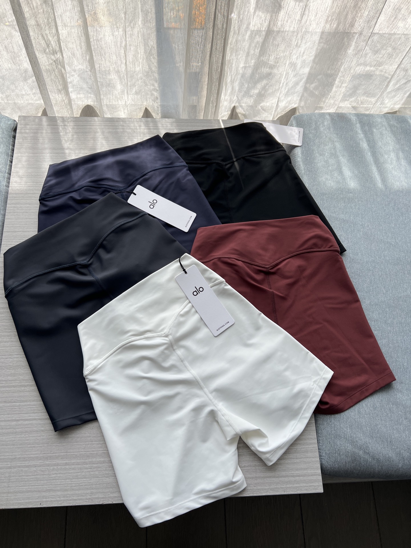 Alo shorts training black navy white burgundy yoga