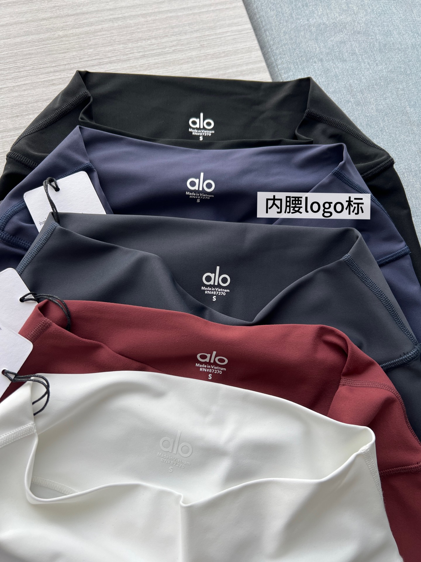 Alo shorts training black yoga