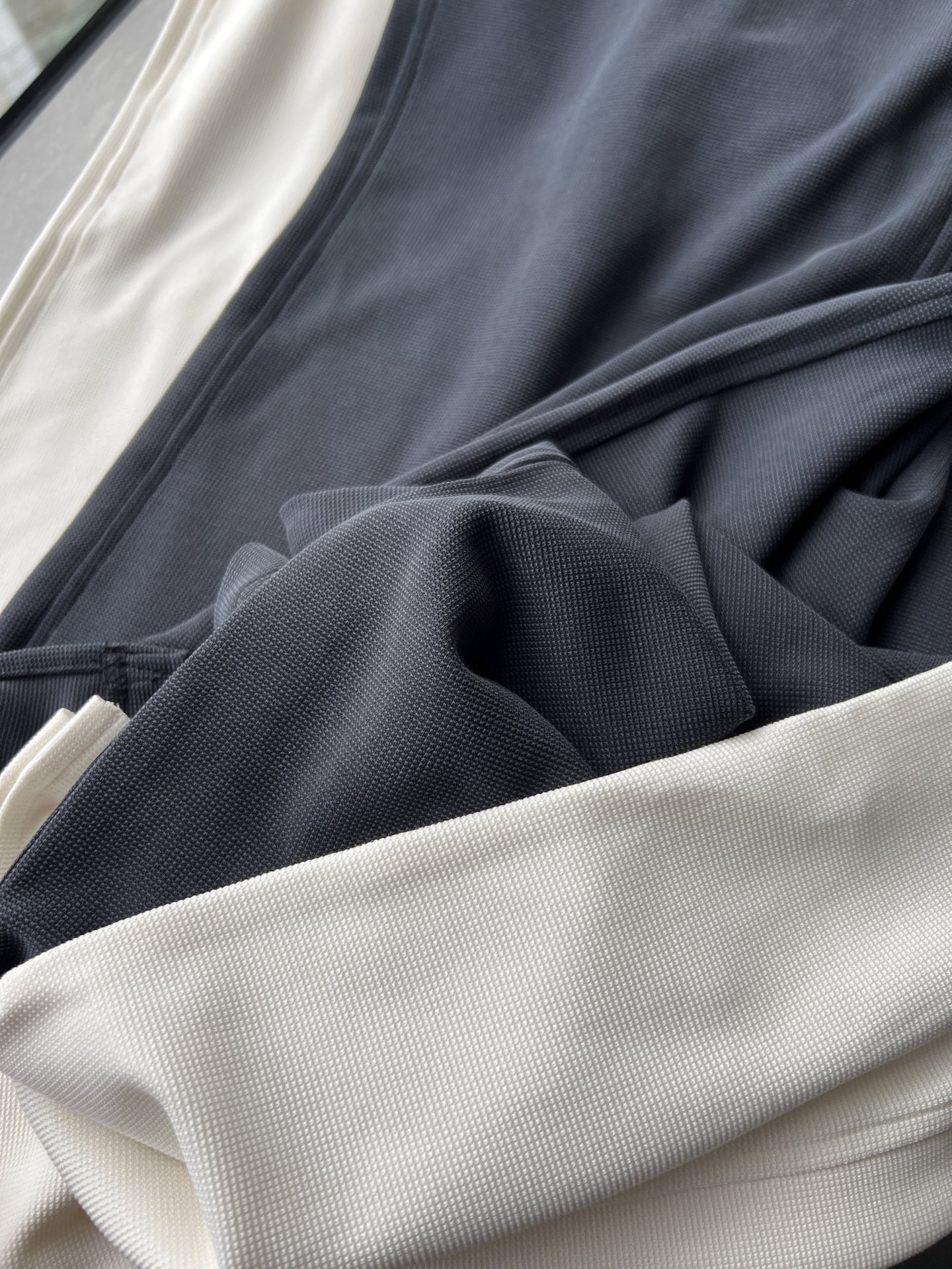Lulu Leggings Comes with smooth drape