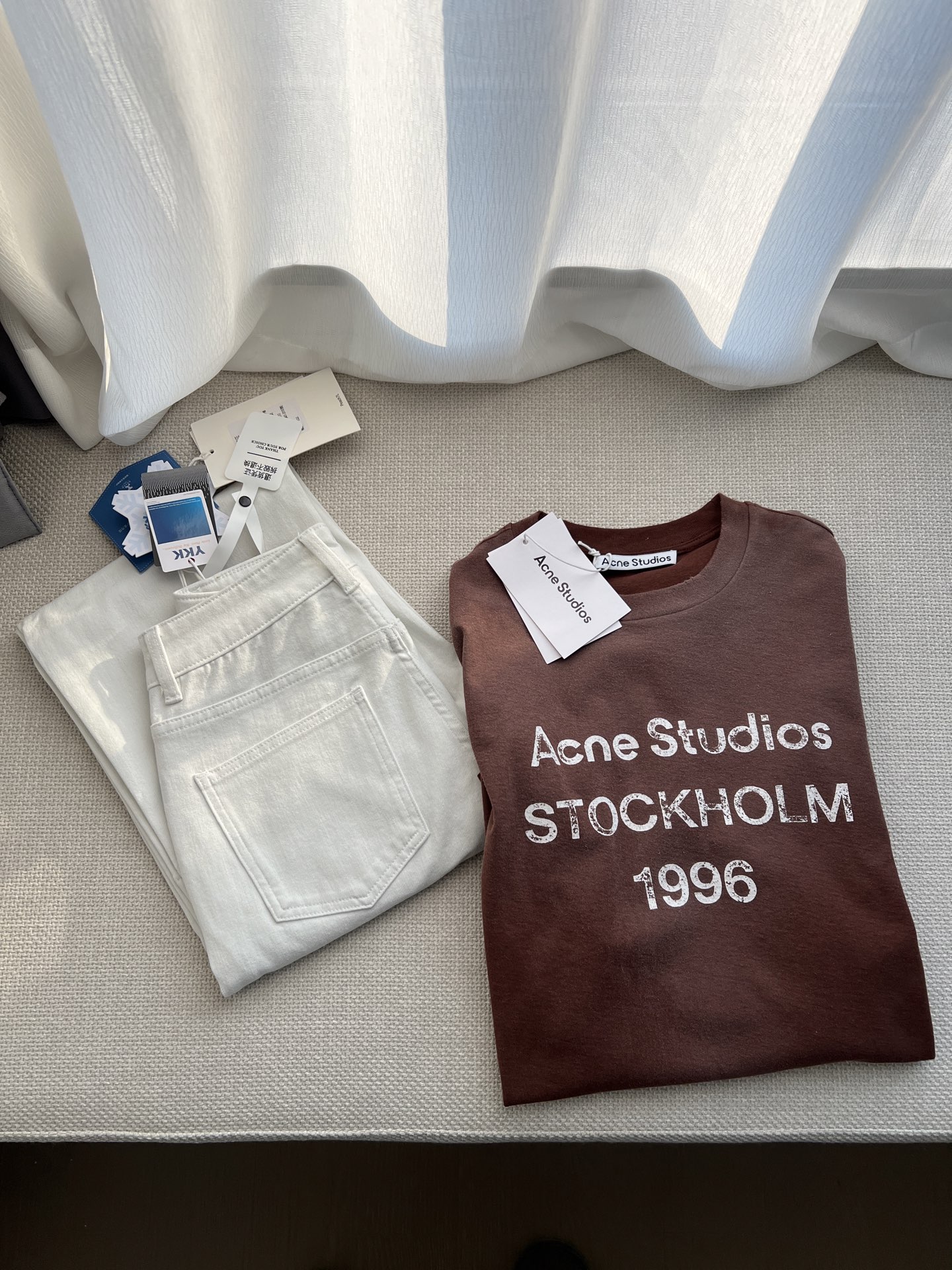 NO:761019,[Acne chocolate long-sleeved T-shirt] Color chocolate brown Size S/M/L,,acne studios,tees,t-shirt,19860909【Acne巧克力长袖T恤】 颜色巧克力棕 尺码S/M/L,,acne studios,tees，t-shirt,,Women's clothing