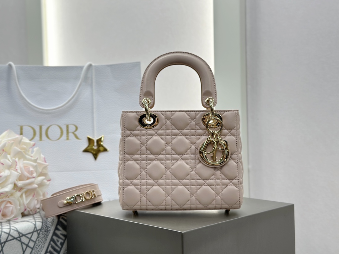 Dior Lady Taschen Handtaschen Umhängetaschen  & Schultertaschen Gold Hellrosa Rosa Schaffell