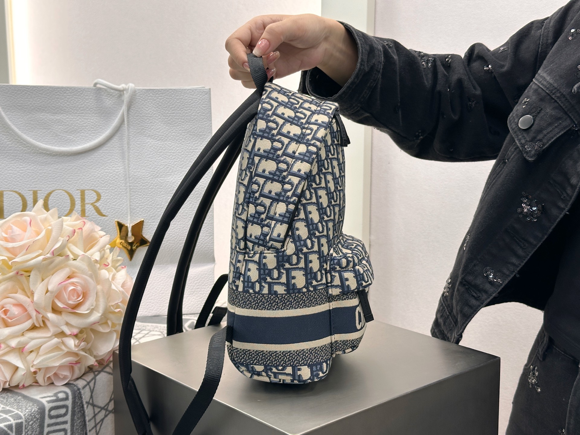 𝐃𝐢𝐨𝐫 𝑻𝒓𝒂𝒗𝒆𝒍 小号双肩背包❗老花小号双肩背包现货🔥复古精致➕优雅摩登采用原厂𝐎𝐛𝐥𝐢𝐪𝐮𝐞印花