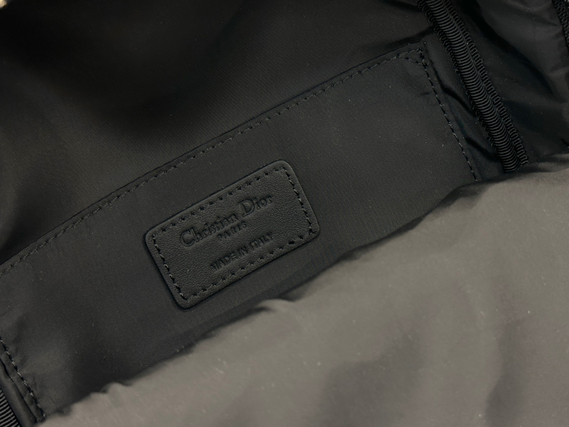 𝐃𝐢𝐨𝐫 𝑻𝒓𝒂𝒗𝒆𝒍 小号双肩背包❗老花小号双肩背包现货🔥复古精致➕优雅摩登采用原厂𝐎𝐛𝐥𝐢𝐪𝐮𝐞印花