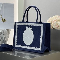 𝗗𝗶𝗼𝗿 𝗕𝗼𝗼𝗸 𝗧𝗼𝘁𝗲 肩带款中号托特❗ 肩带款深蓝色中号现货 最新款𝐵𝑜𝑜𝑘 𝑡𝑜𝑡𝑒首发!! 新出的法式椭圆镜 𝗗𝗶𝗼𝗿 𝗕𝗼𝗼𝗸 𝗧𝗼𝘁𝗲 肩带款中号托特❗ 肩带款深蓝色中号现货 最新款𝐵𝑜𝑜𝑘 𝑡𝑜𝑡𝑒首发!! 新出的法式椭圆镜