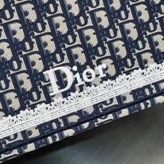 𝗗𝗶𝗼𝗿 𝗕𝗼𝗼𝗸 𝗧𝗼𝘁𝗲 肩带款中号托特❗ 肩带款蓝老花中号现货 最新款的𝐵𝑜𝑜𝑘 𝑡𝑜𝑡𝑒首发!! 新出的蕾丝托特 𝗗𝗶𝗼𝗿 𝗕𝗼𝗼𝗸 𝗧𝗼𝘁𝗲 肩带款中号托特❗ 肩带款蓝老花中号现货 最新款的𝐵𝑜𝑜𝑘 𝑡𝑜𝑡𝑒首发!! 新出的蕾丝托特