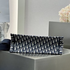 𝗗𝗶𝗼𝗿 𝗕𝗼𝗼𝗸 𝗧𝗼𝘁𝗲 肩带款中号托特❗ 肩带款蓝老花中号现货 最新款的𝐵𝑜𝑜𝑘 𝑡𝑜𝑡𝑒首发!! 新出的法式椭圆 𝗗𝗶𝗼𝗿 𝗕𝗼𝗼𝗸 𝗧𝗼𝘁𝗲 肩带款中号托特❗ 肩带款蓝老花中号现货 最新款的𝐵𝑜𝑜𝑘 𝑡𝑜𝑡𝑒首发!! 新出的法式椭圆